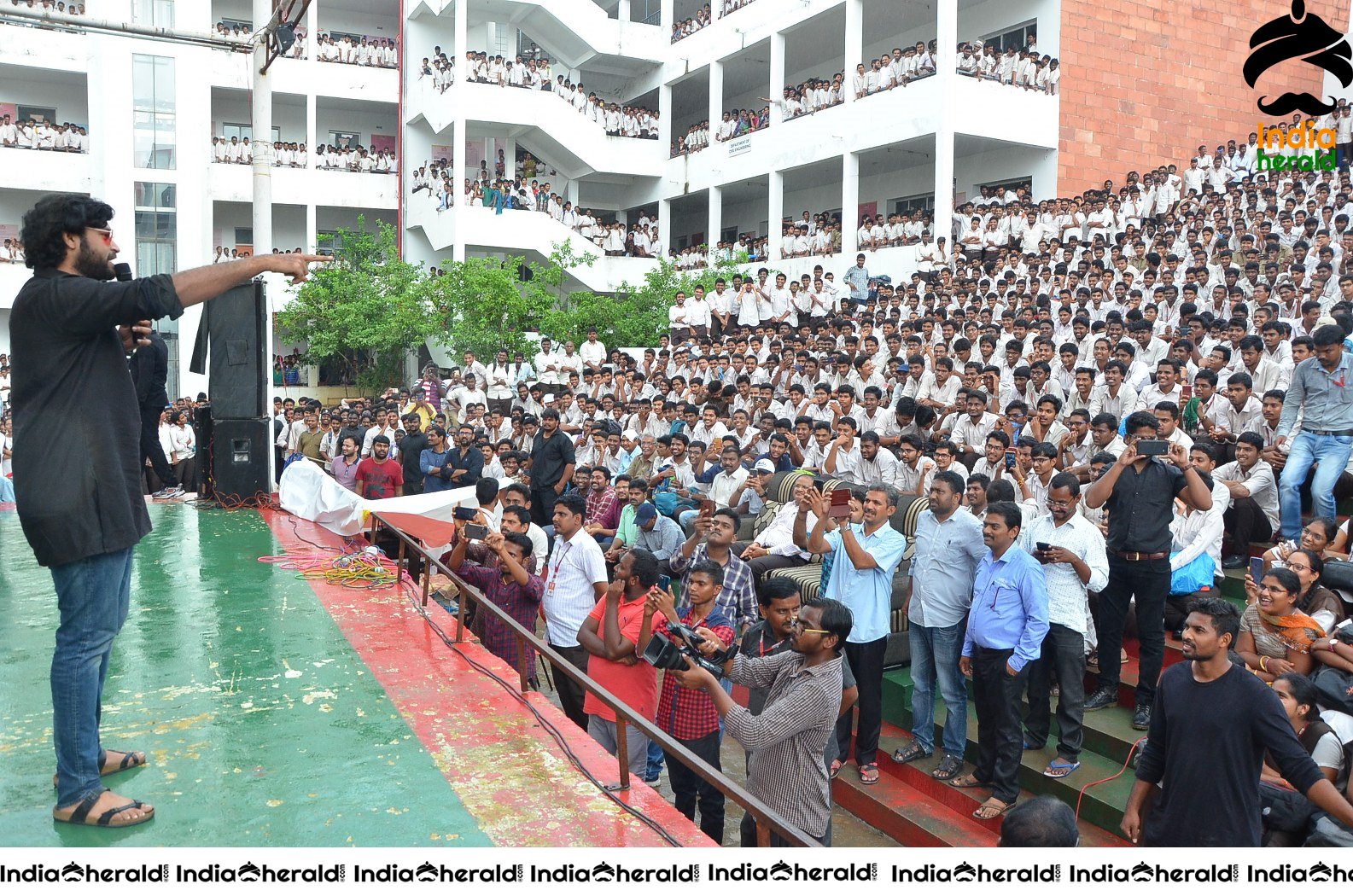 Gaddalakonda Ganesh Team At Vijayawada VVIT College Set 3