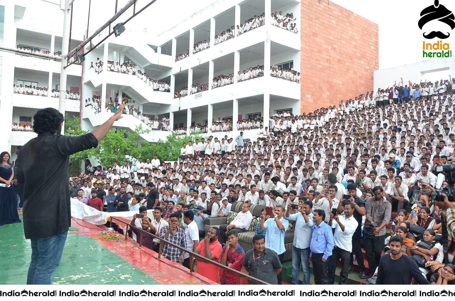 Gaddalakonda Ganesh Team At Vijayawada VVIT College Set 3