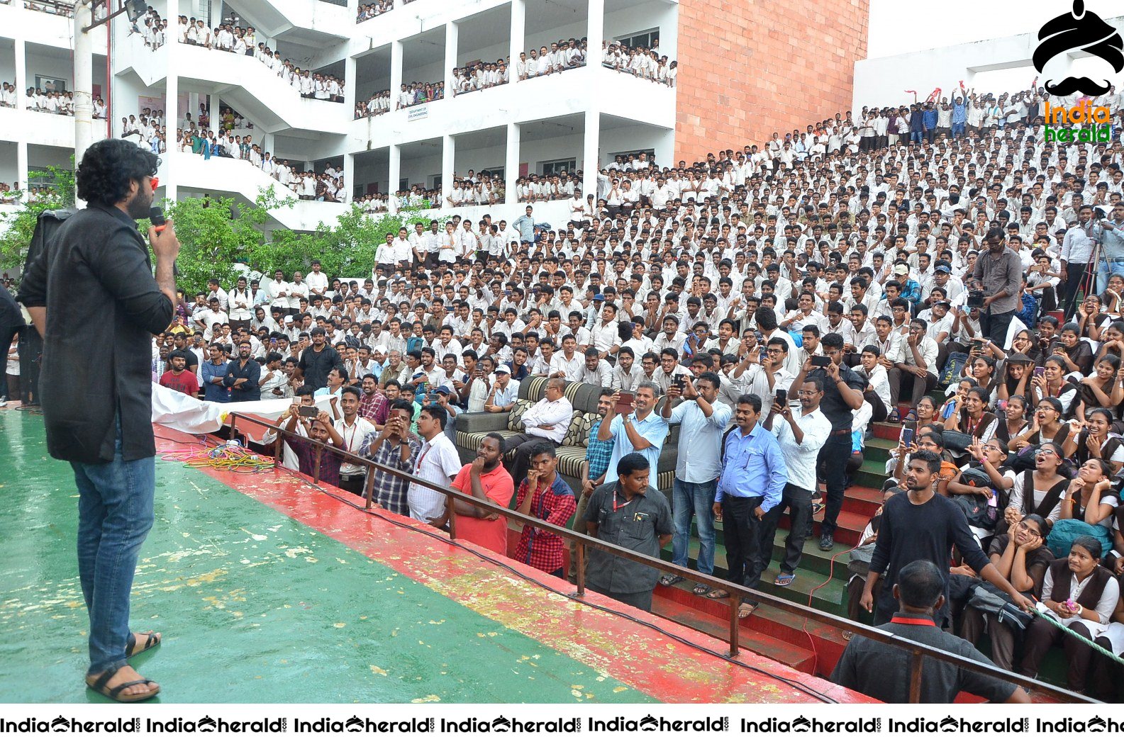 Gaddalakonda Ganesh Team At Vijayawada VVIT College Set 3