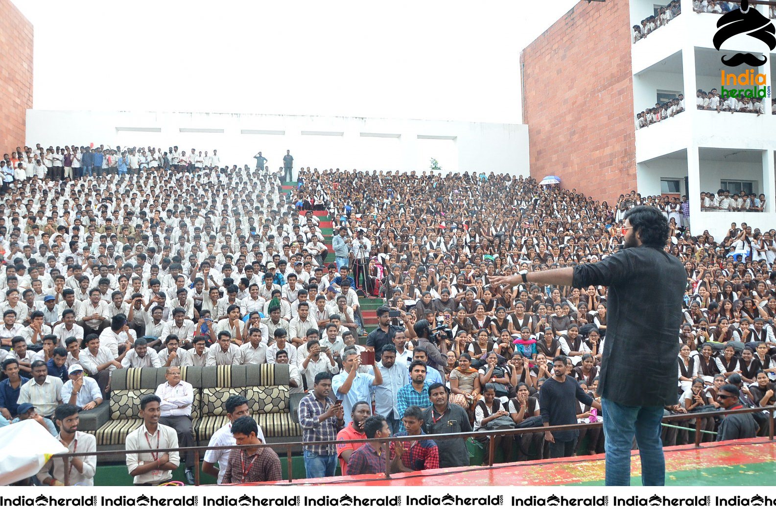 Gaddalakonda Ganesh Team at Vijayawada VVIT College Set 4