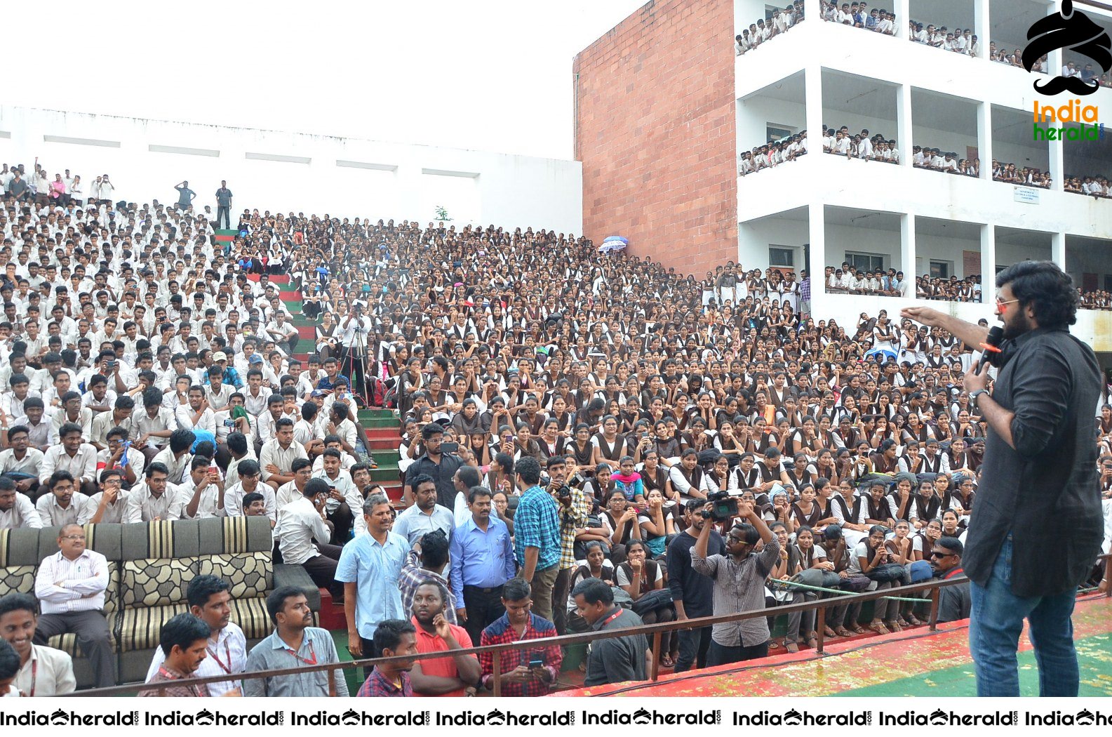 Gaddalakonda Ganesh Team at Vijayawada VVIT College Set 4