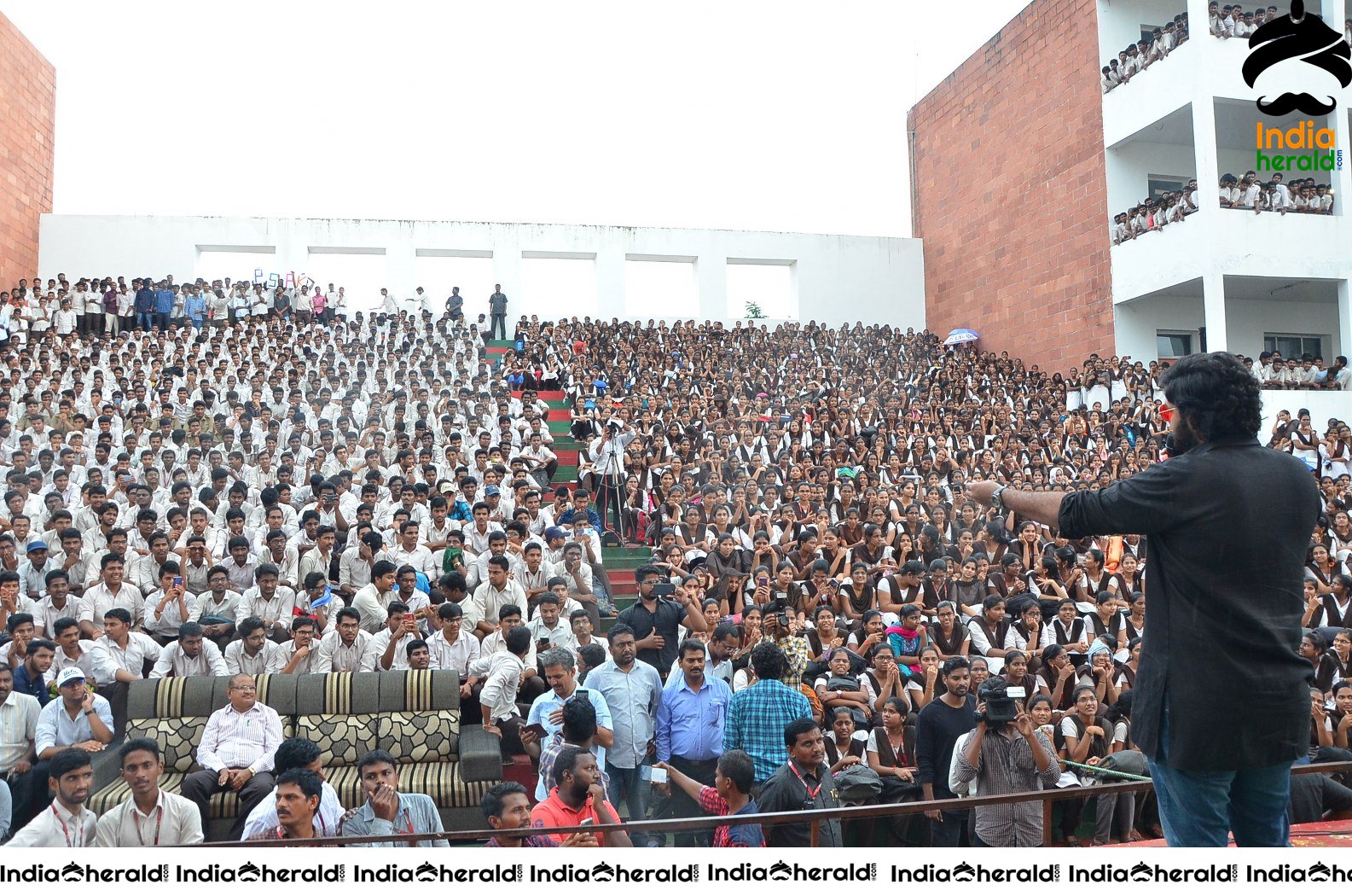 Gaddalakonda Ganesh Team at Vijayawada VVIT College Set 4