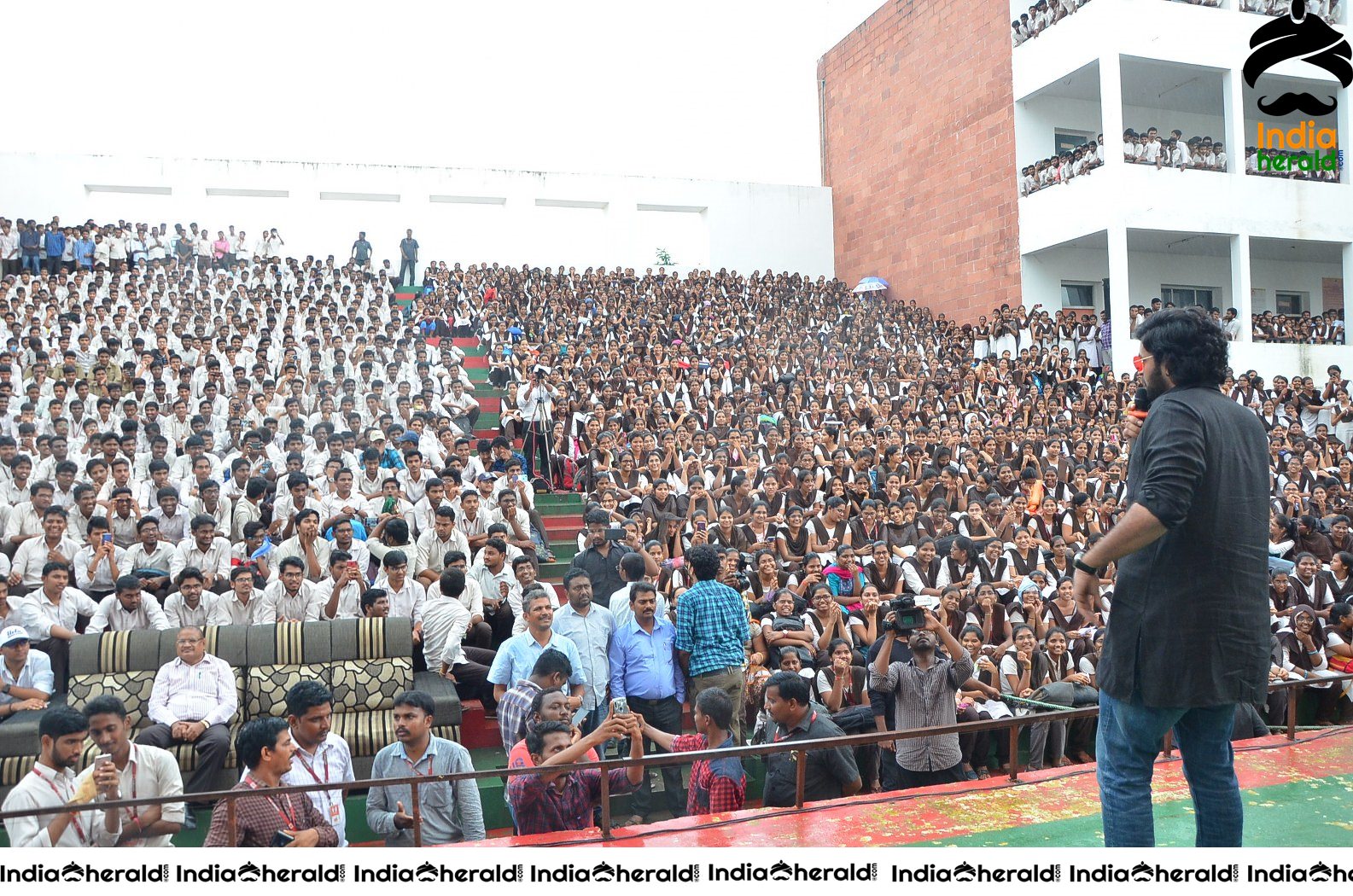 Gaddalakonda Ganesh Team at Vijayawada VVIT College Set 4