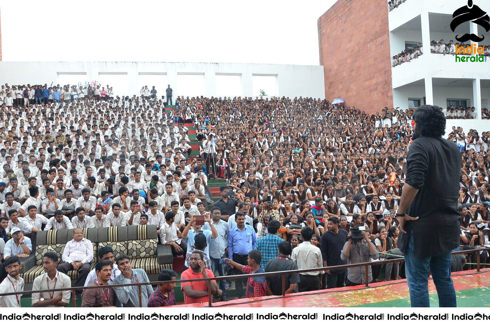 Gaddalakonda Ganesh Team at Vijayawada VVIT College Set 4