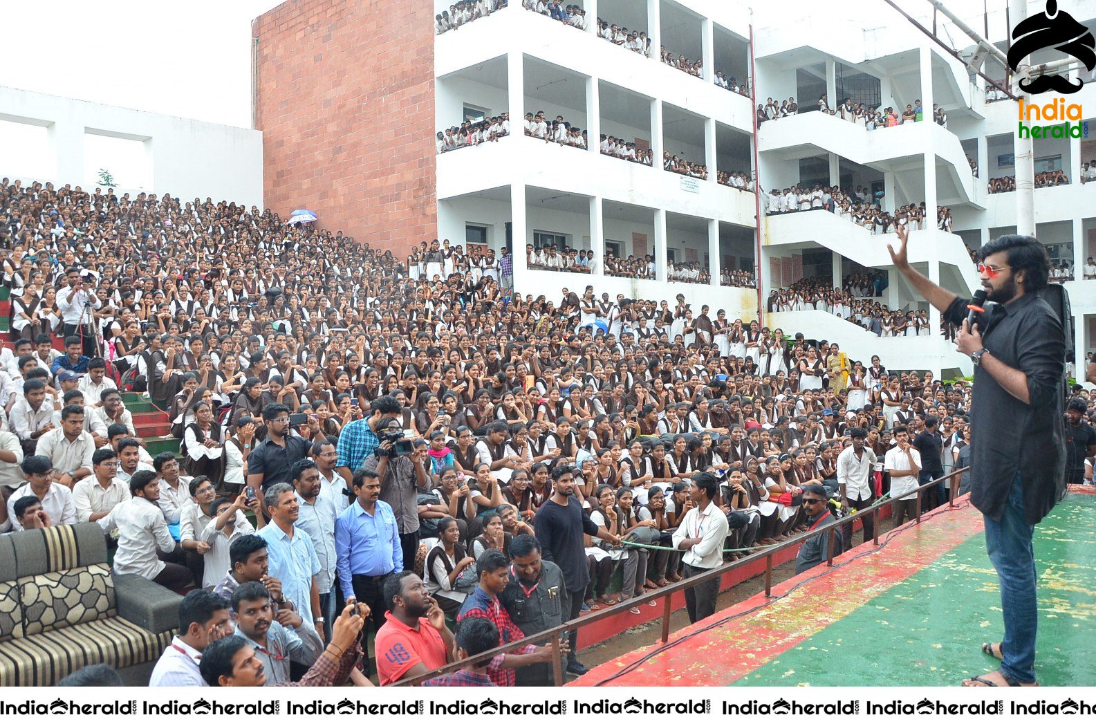 Gaddalakonda Ganesh Team at Vijayawada VVIT College Set 4