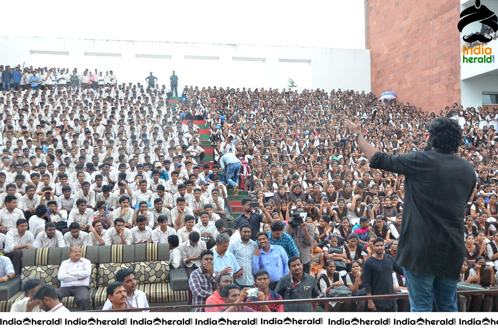 Gaddalakonda Ganesh Team at Vijayawada VVIT College Set 4