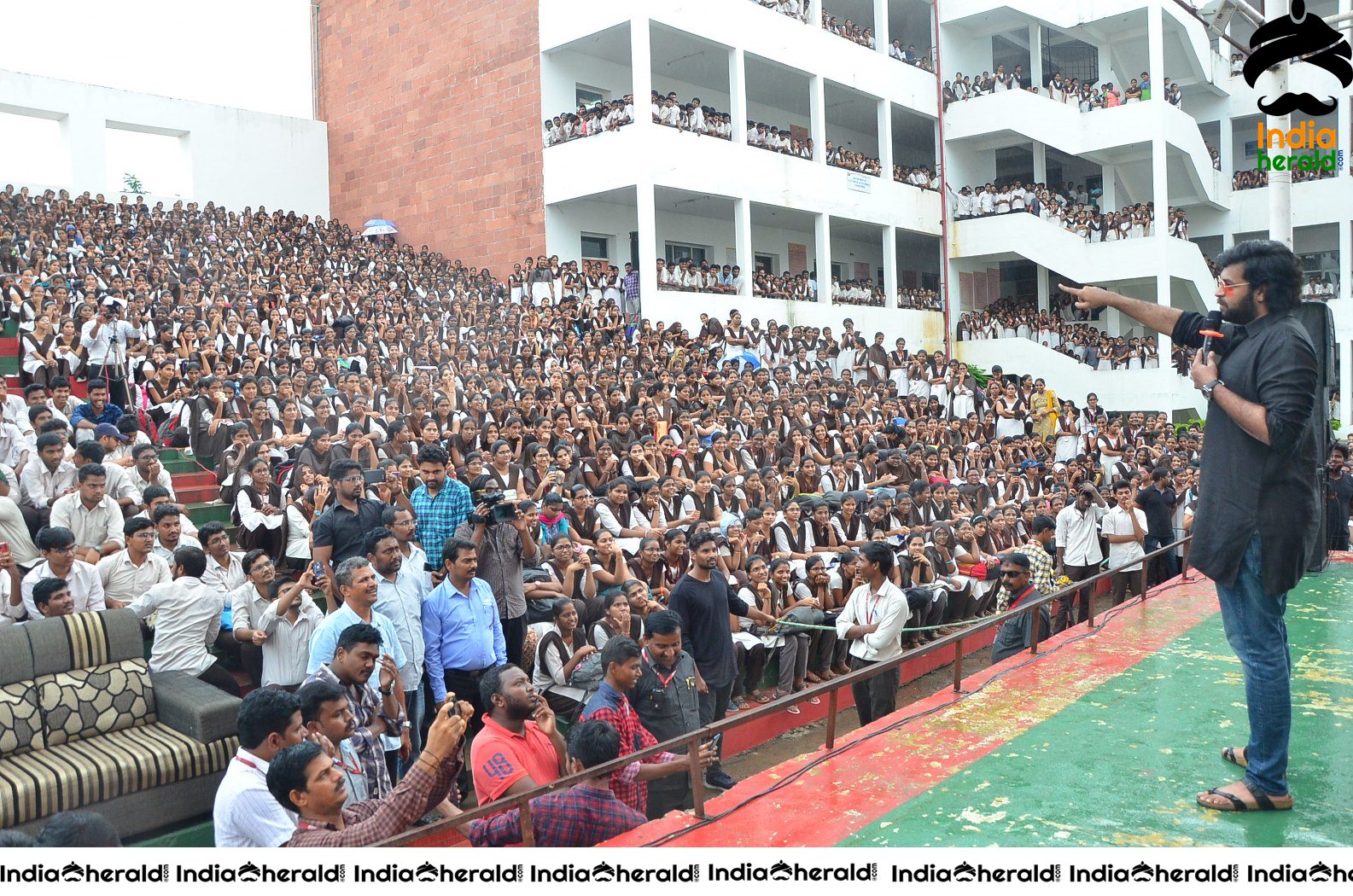 Gaddalakonda Ganesh Team at Vijayawada VVIT College Set 4