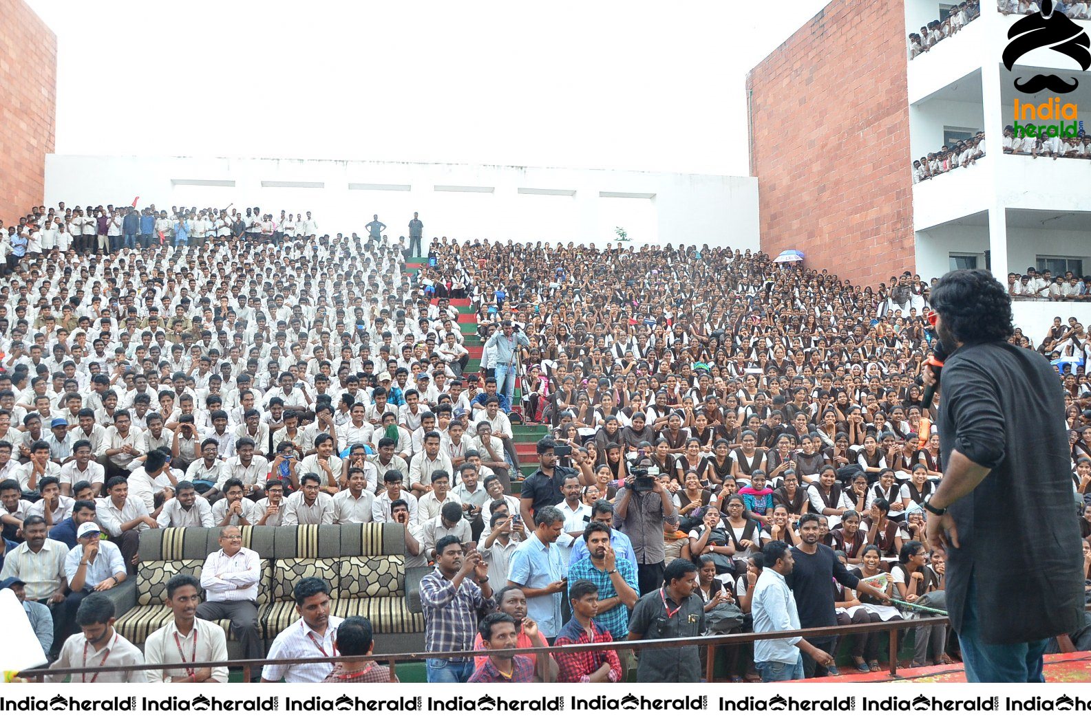 Gaddalakonda Ganesh Team at Vijayawada VVIT College Set 5