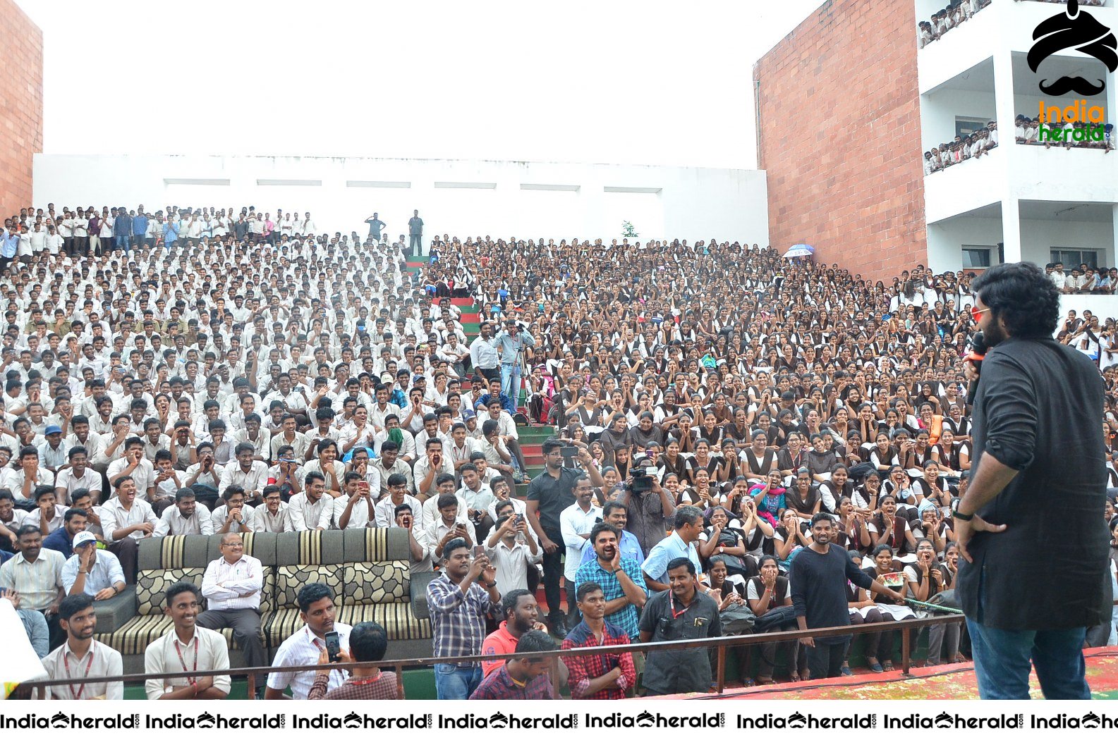 Gaddalakonda Ganesh Team at Vijayawada VVIT College Set 5