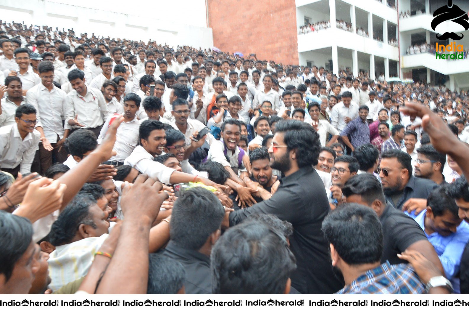 Gaddalakonda Ganesh Team at Vijayawada VVIT College Set 5