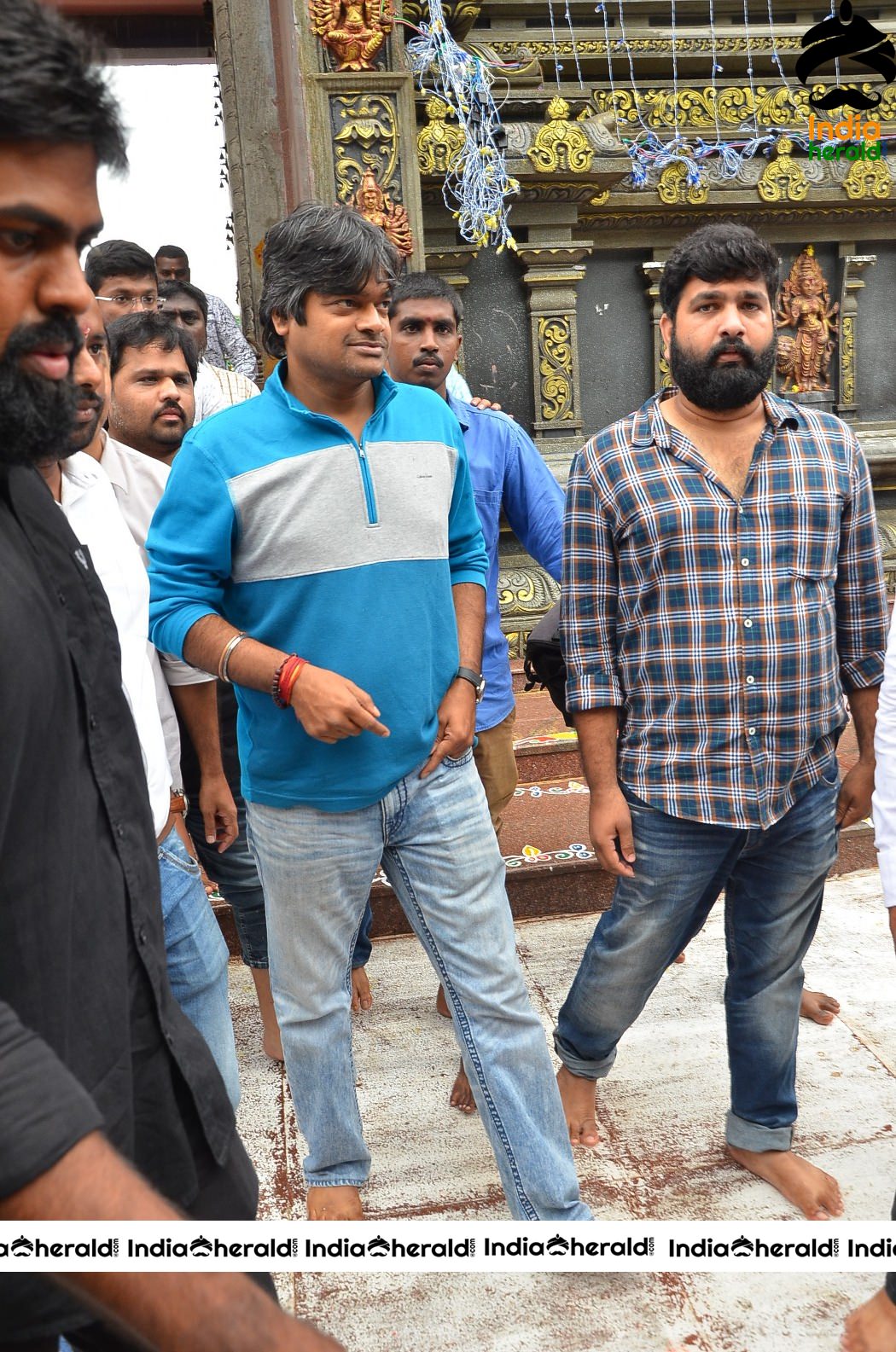 Gaddalakonda Ganesh Team Pays Visit To Vijayawada Durga Temple Set 1