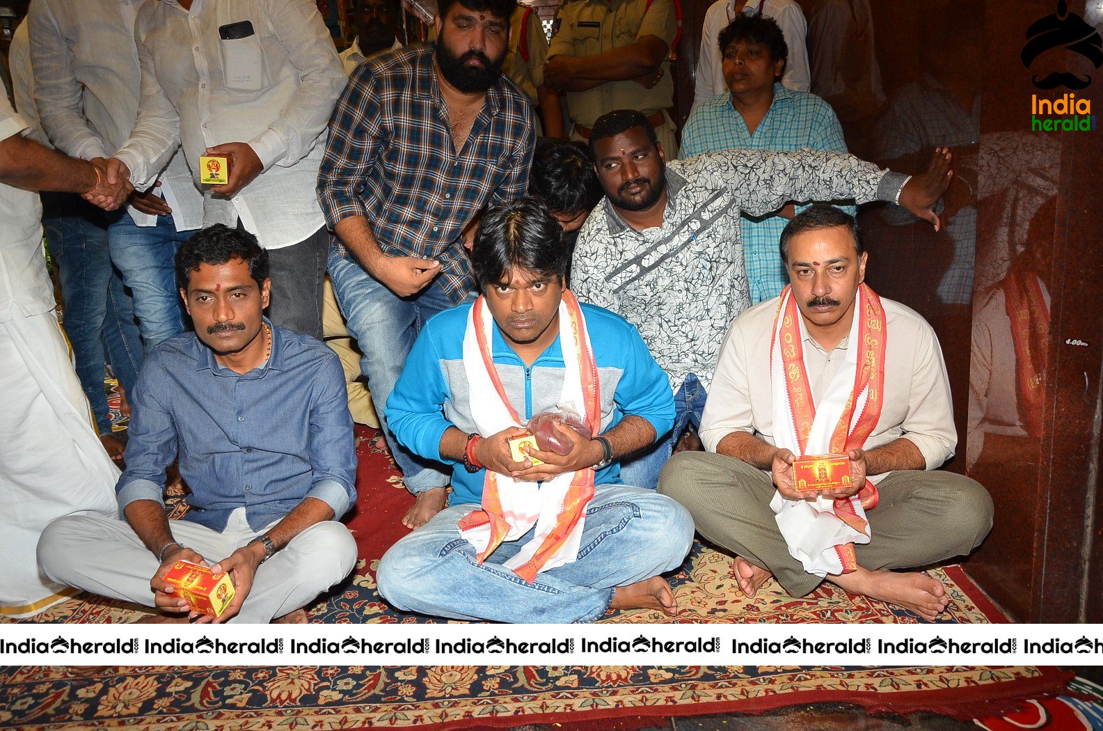 Gaddalakonda Ganesh Team Pays Visit To Vijayawada Durga Temple Set 3