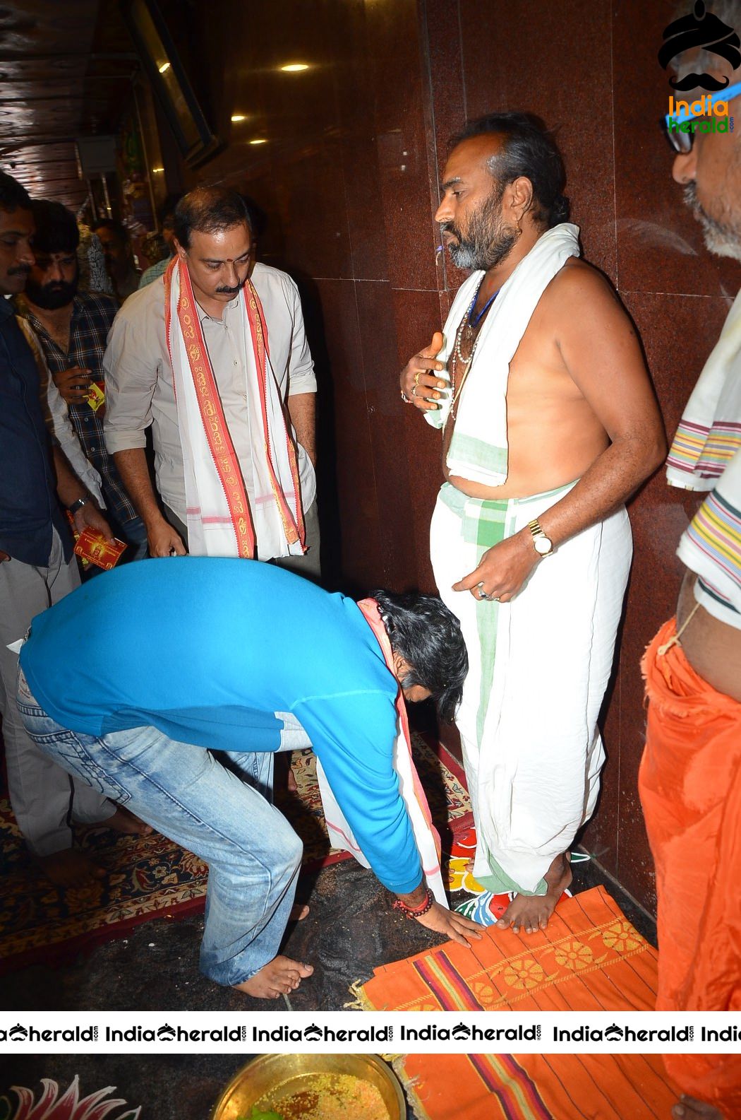 Gaddalakonda Ganesh Team Pays Visit To Vijayawada Durga Temple Set 3