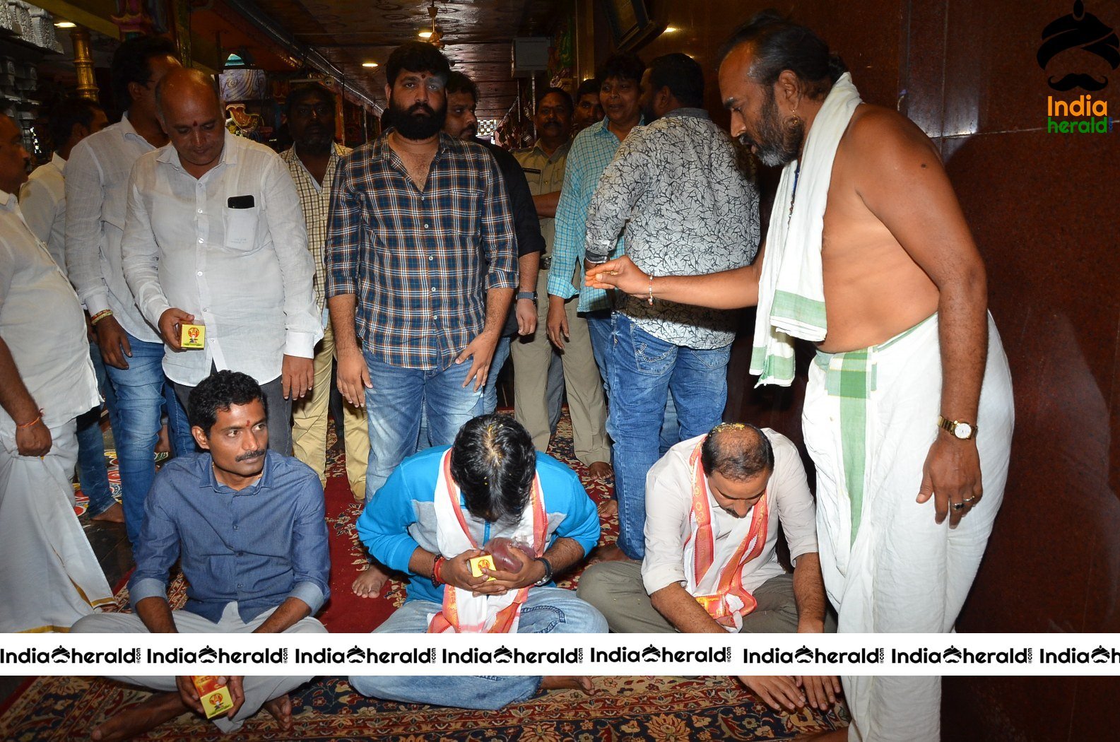 Gaddalakonda Ganesh Team Pays Visit To Vijayawada Durga Temple Set 3