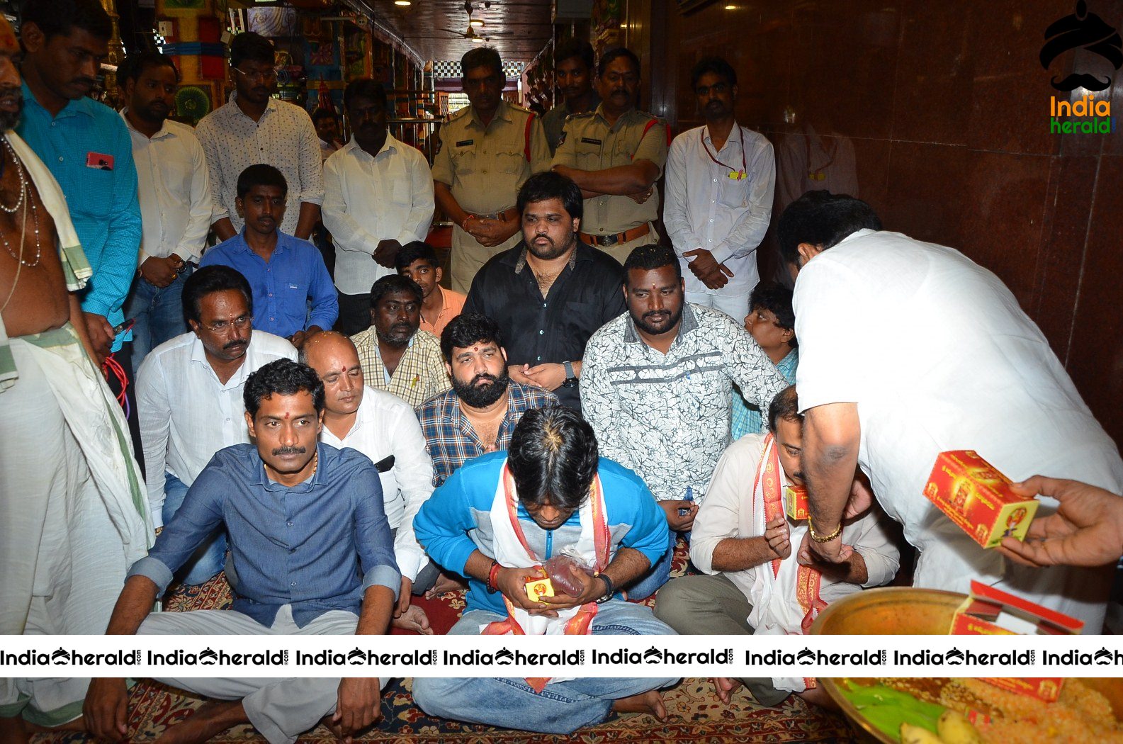 Gaddalakonda Ganesh Team Pays Visit To Vijayawada Durga Temple Set 3