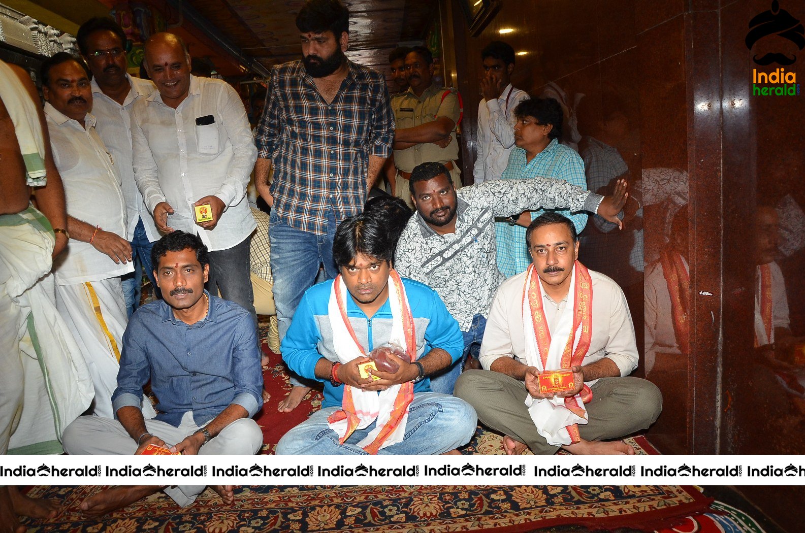 Gaddalakonda Ganesh Team Pays Visit To Vijayawada Durga Temple Set 3