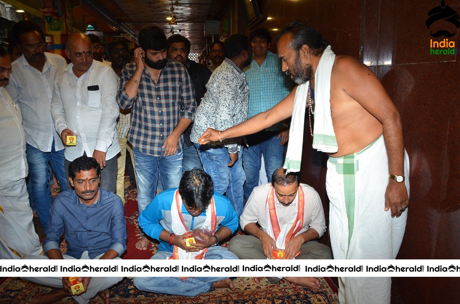Gaddalakonda Ganesh Team Pays Visit To Vijayawada Durga Temple Set 3