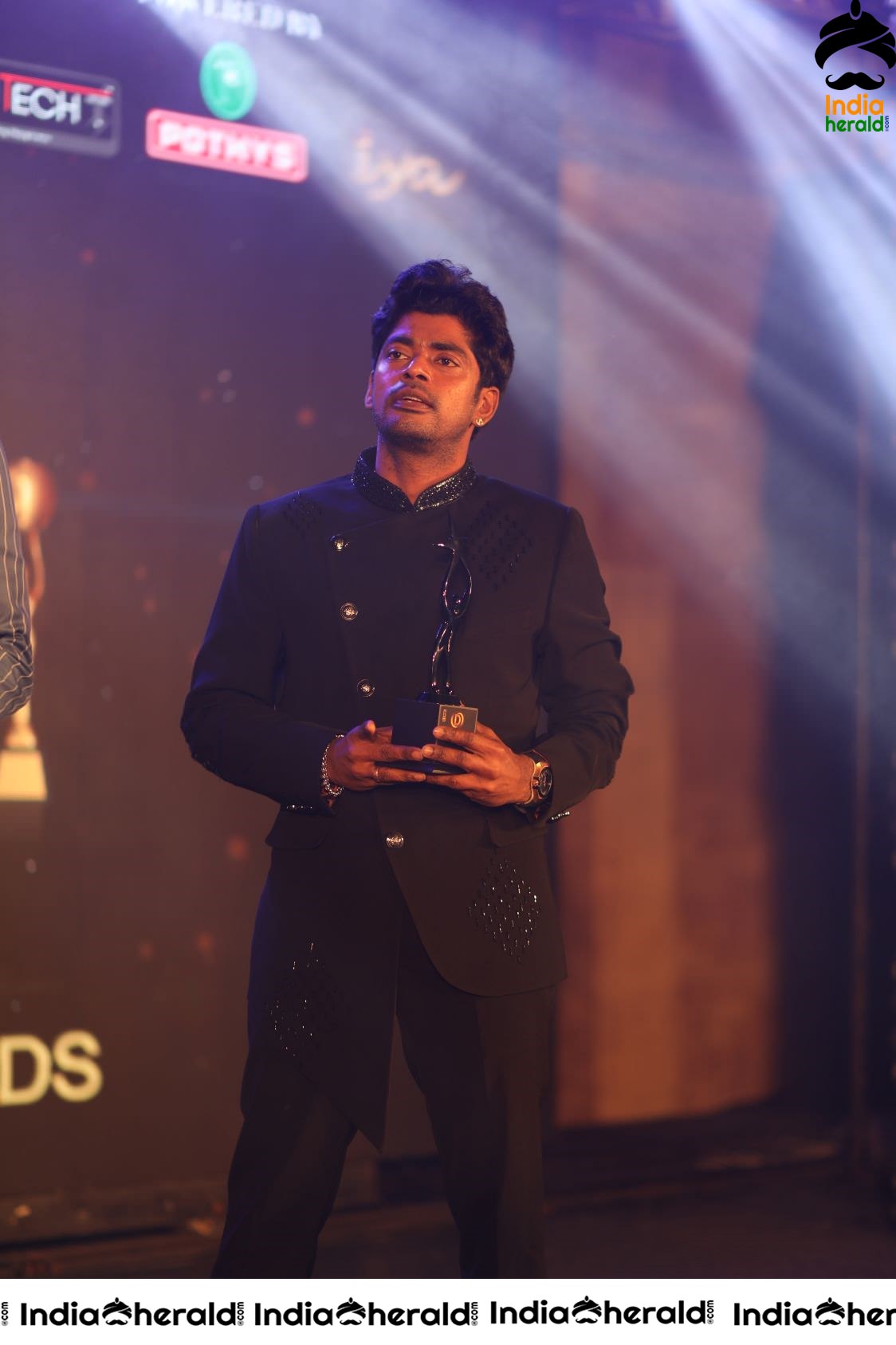 Gasu Designers Studio Presenting D Awards and Dazzle Style Icon Awards Set 1