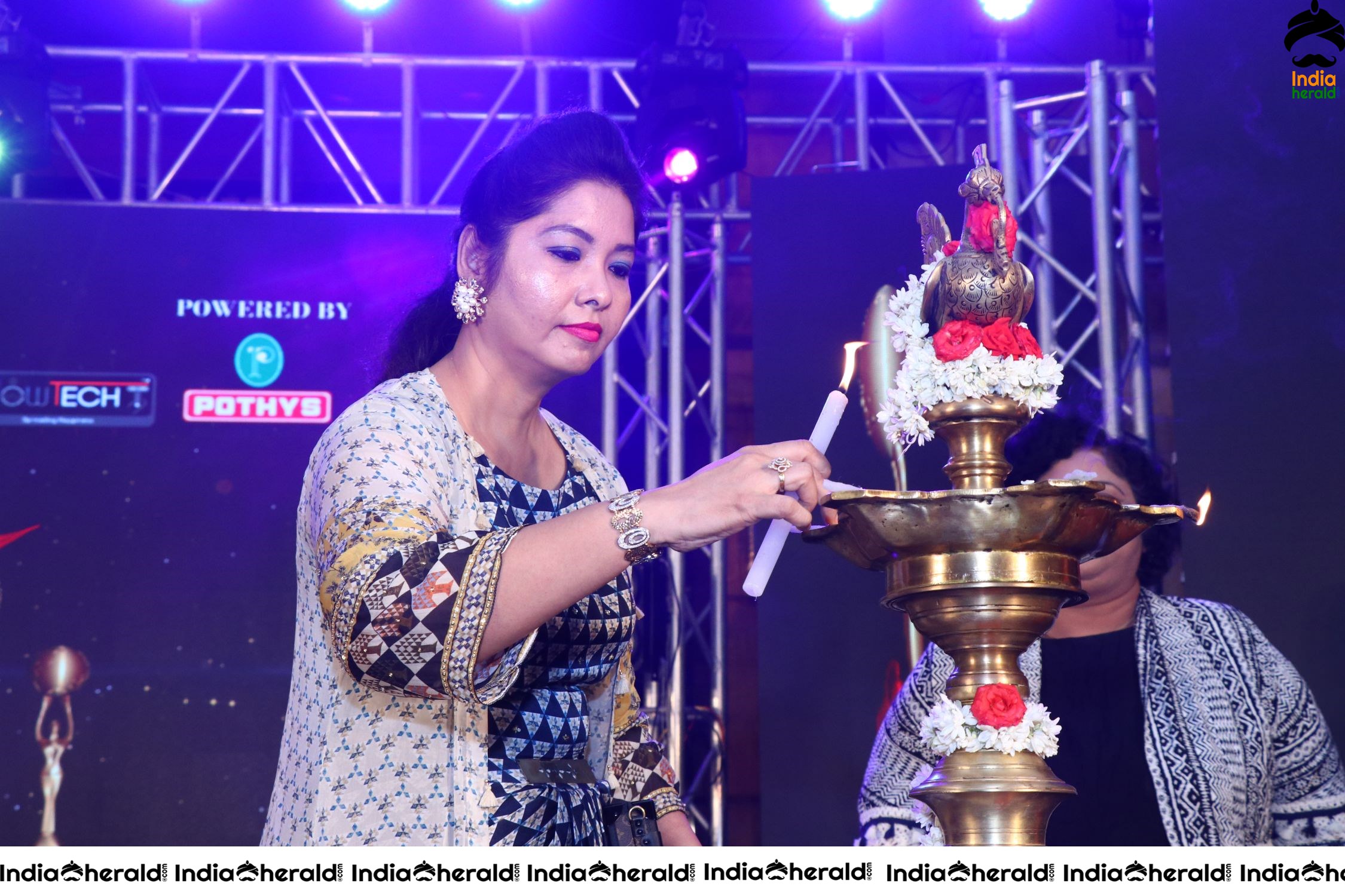 Gasu Designers Studio Presenting D Awards and Dazzle Style Icon Awards Set 5