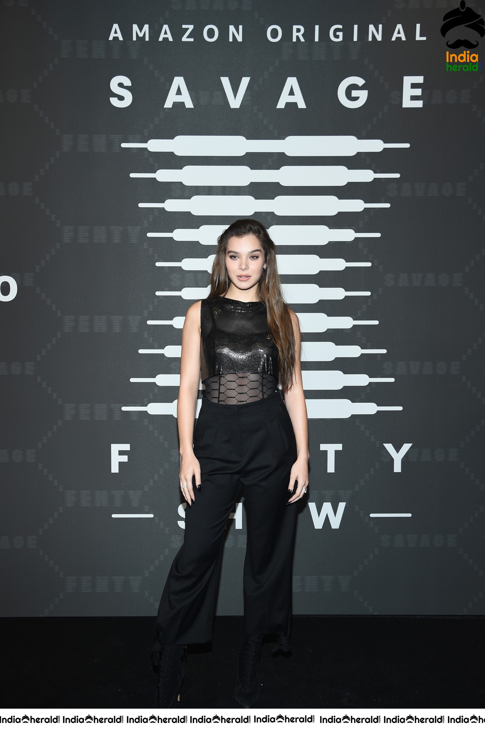 Hailee Steinfeld For Savage X Fenty Show Presented By Amazon Prime Video Set 1