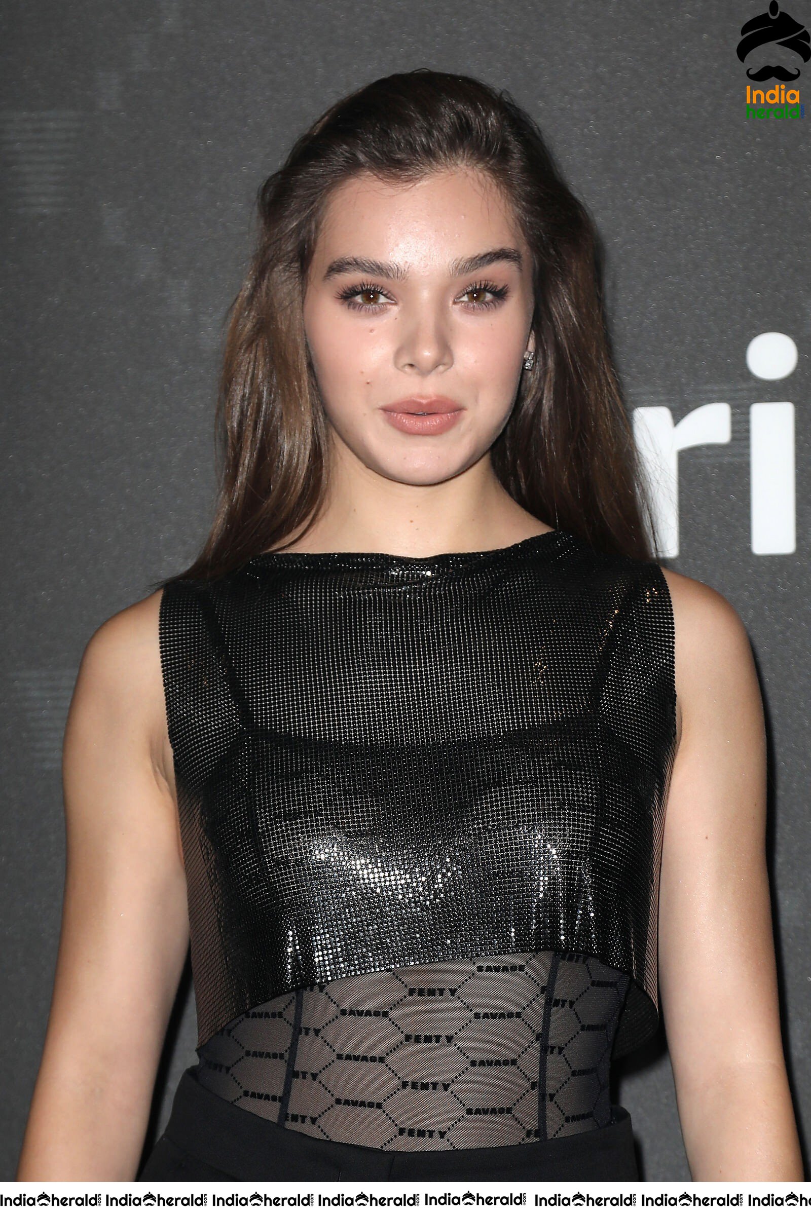Hailee Steinfeld For Savage X Fenty Show Presented By Amazon Prime Video Set 2