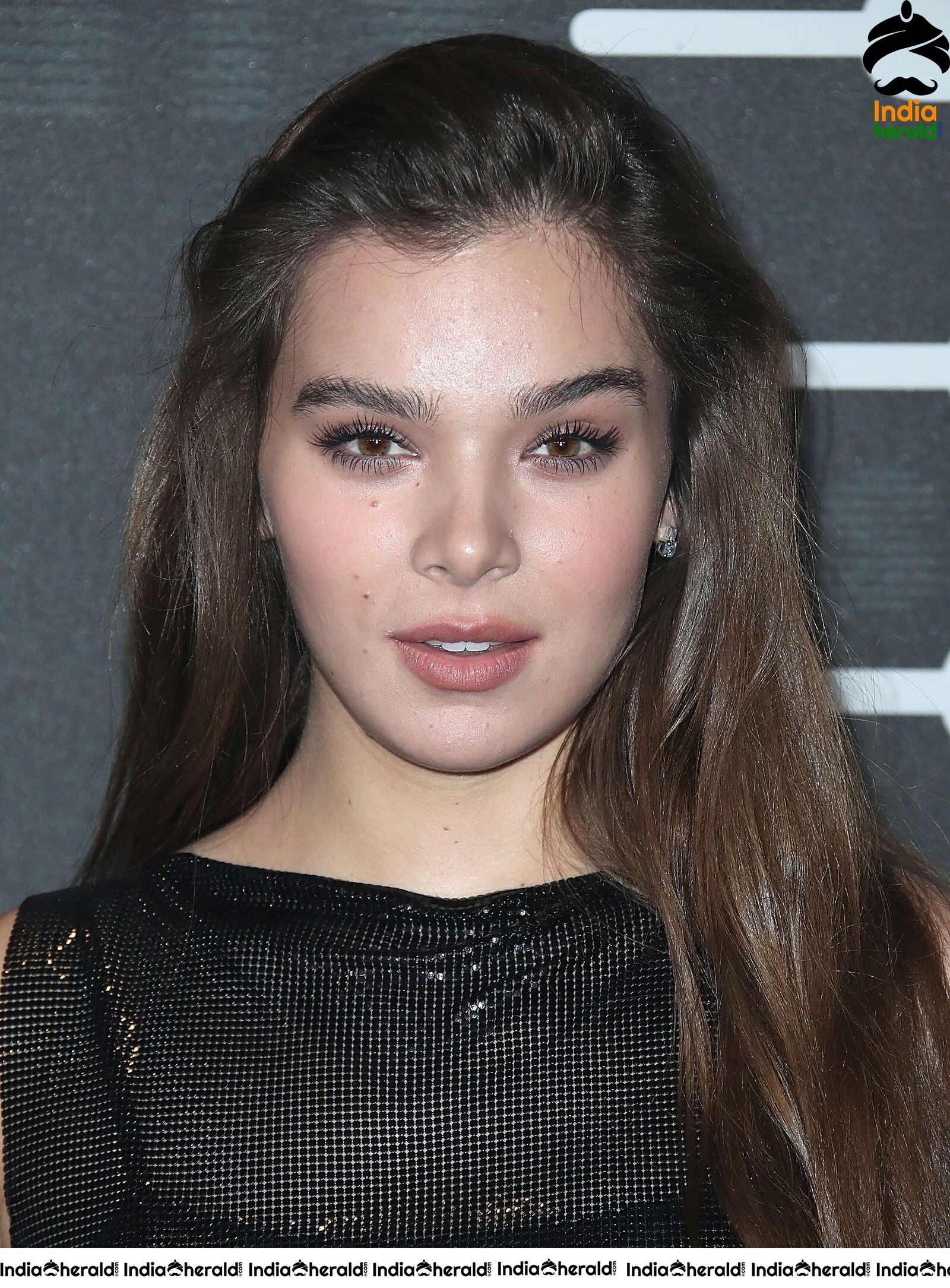 Hailee Steinfeld For Savage X Fenty Show Presented By Amazon Prime Video Set 2