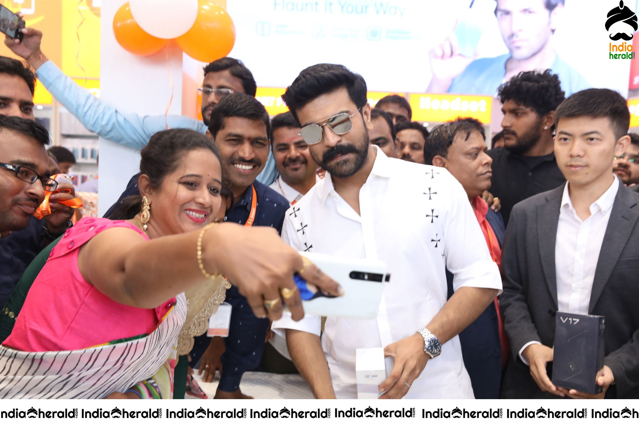 HAPPI MOBILES GRAND LAUNCH OF 60TH STORE BY RAM CHARAN AT VIJAYAWAD Set 3