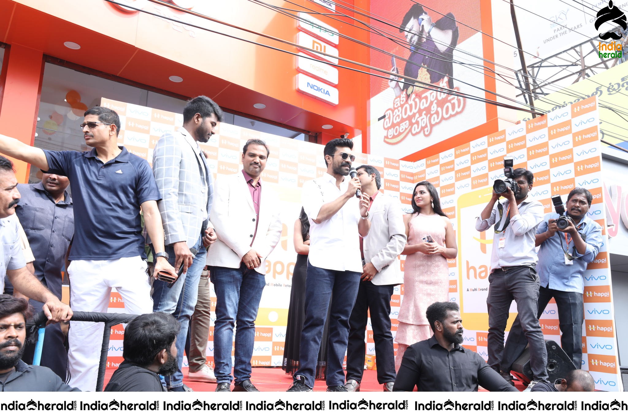 HAPPI MOBILES GRAND LAUNCH OF 60TH STORE BY RAM CHARAN AT VIJAYAWAD Set 4