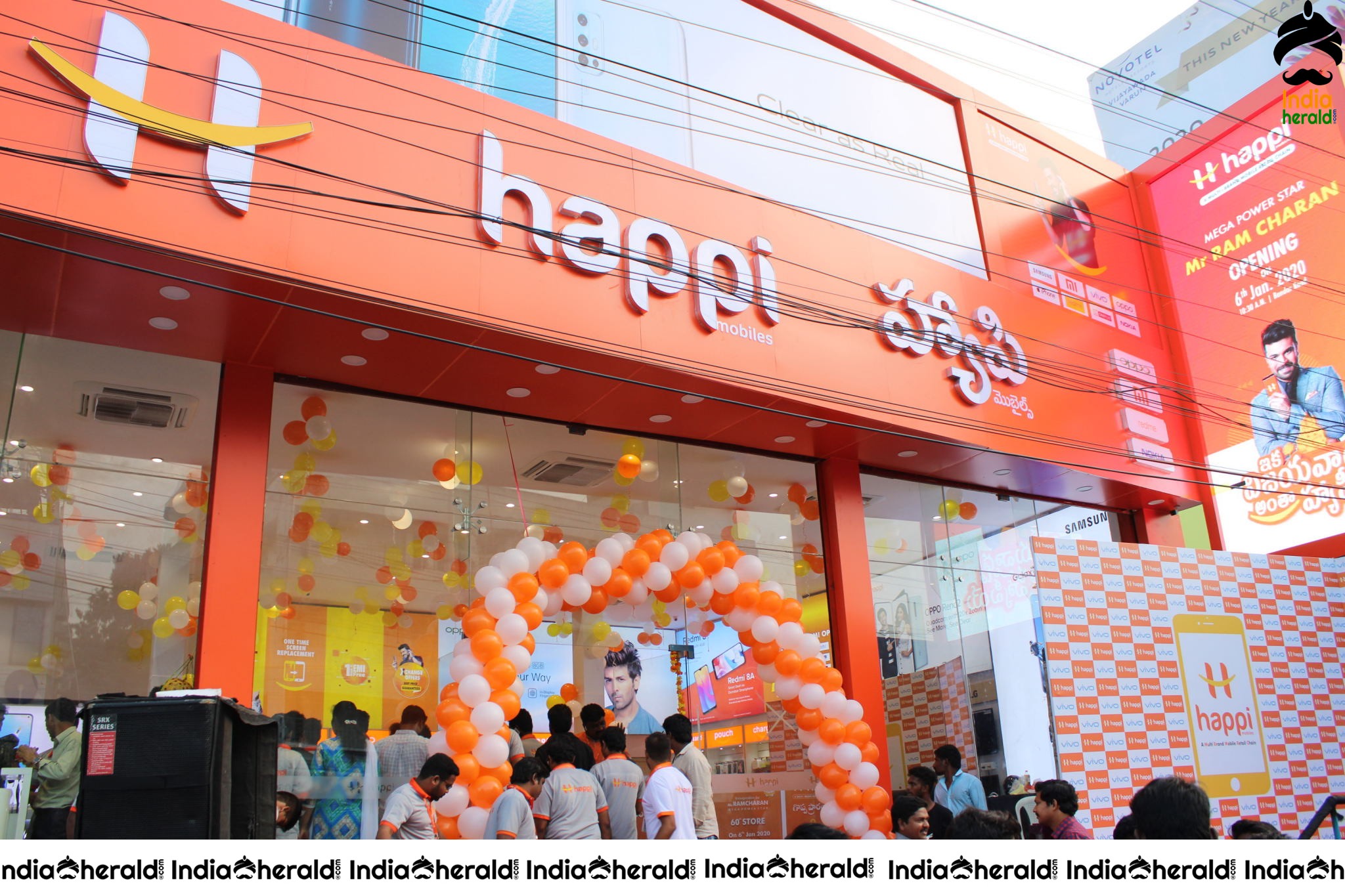 HAPPI MOBILES GRAND LAUNCH OF 60TH STORE BY RAM CHARAN AT VIJAYAWAD Set 5