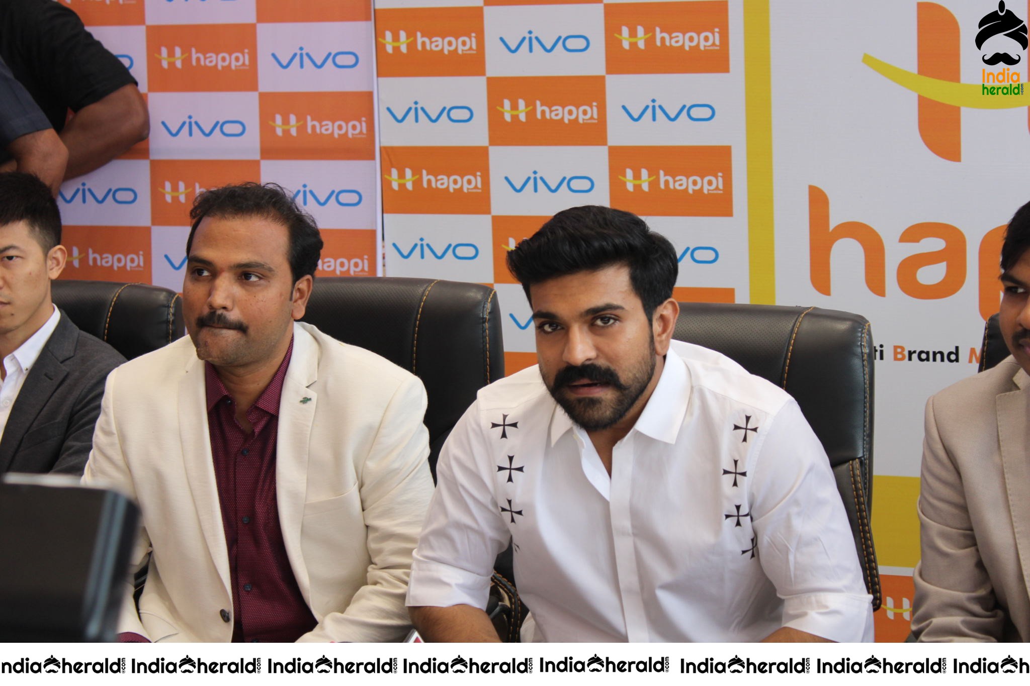 HAPPI MOBILES GRAND LAUNCH OF 60TH STORE BY RAM CHARAN AT VIJAYAWAD Set 5