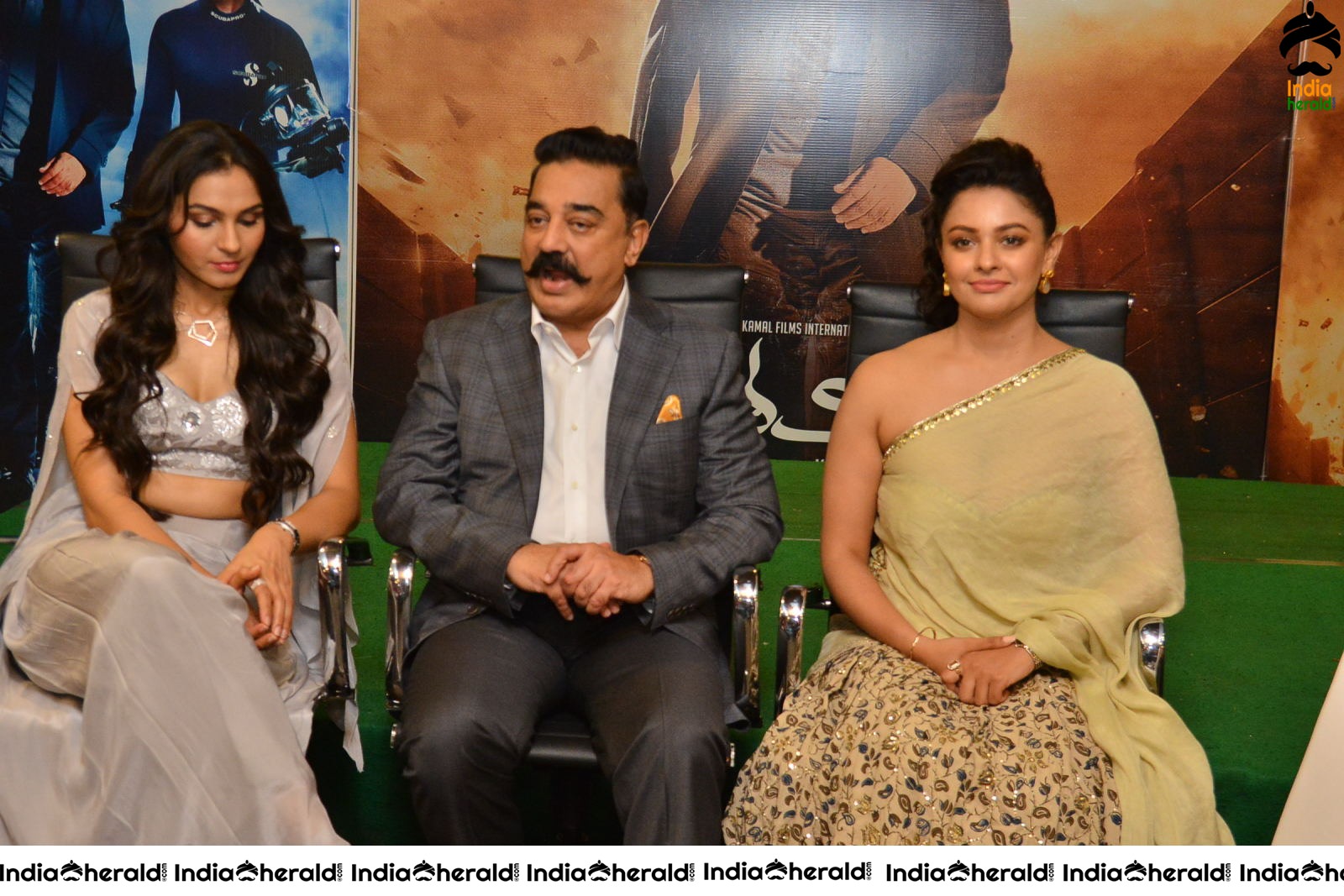 Hot Andrea and Pooja Kumar in Vishwaroopam Movie Throwback Event Photos Set 2