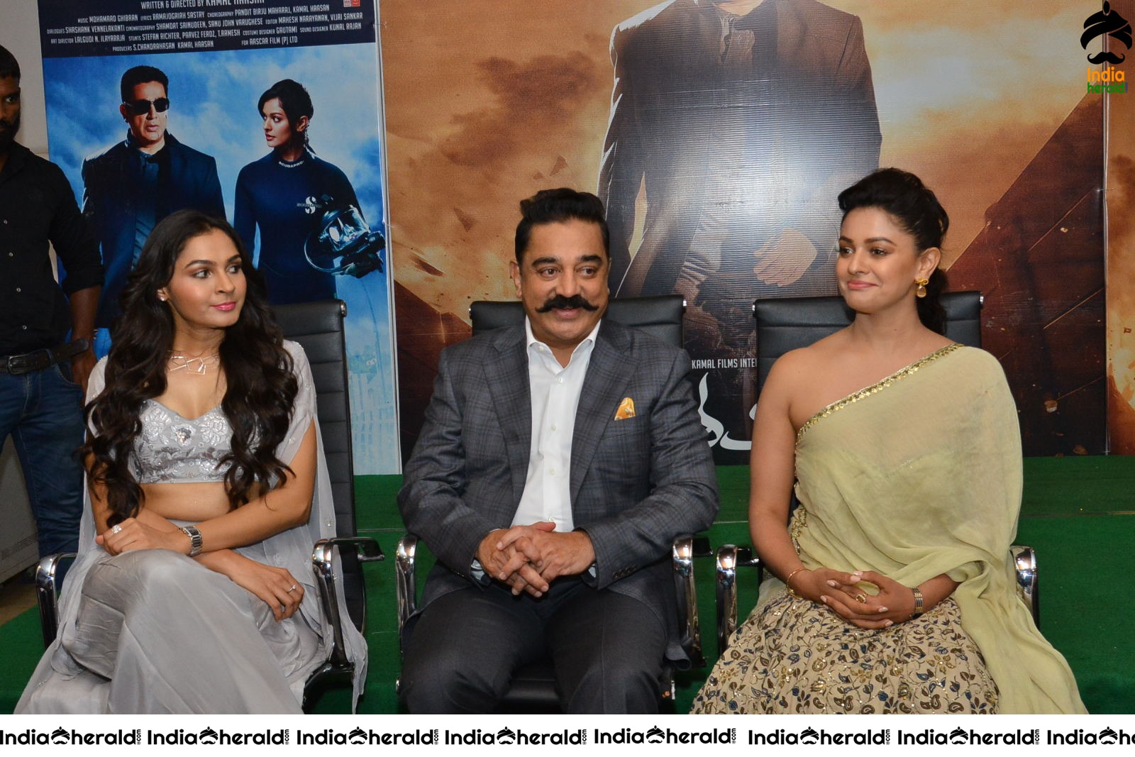 Hot Andrea and Pooja Kumar in Vishwaroopam Movie Throwback Event Photos Set 2