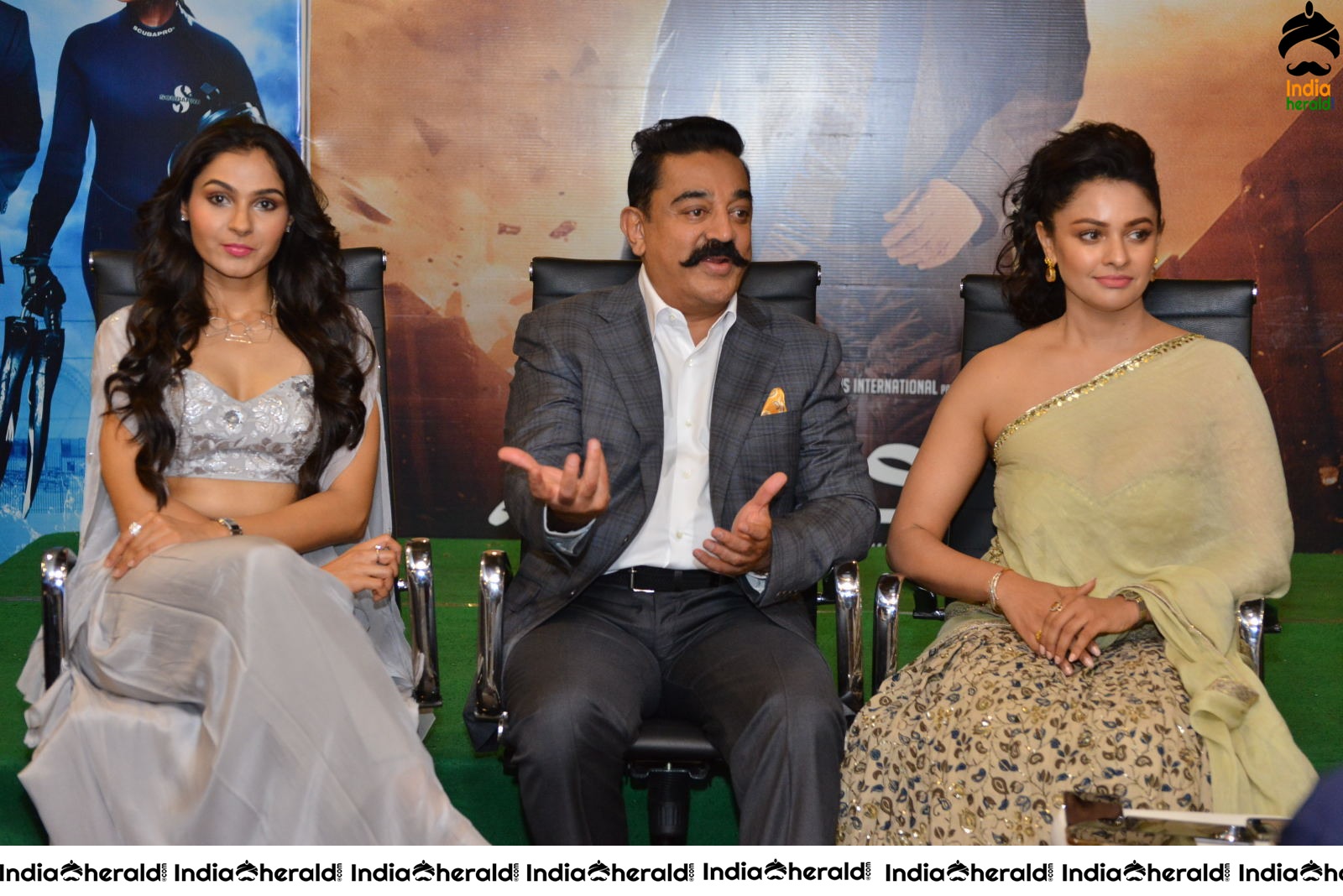 Hot Andrea and Pooja Kumar in Vishwaroopam Movie Throwback Event Photos Set 3