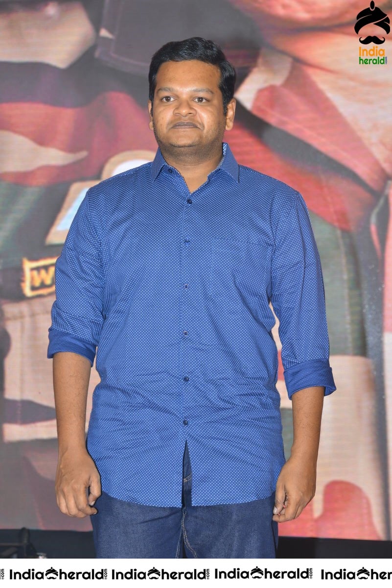 Hot Andrea and Pooja Kumar in Vishwaroopam Movie Throwback Event Photos Set 7