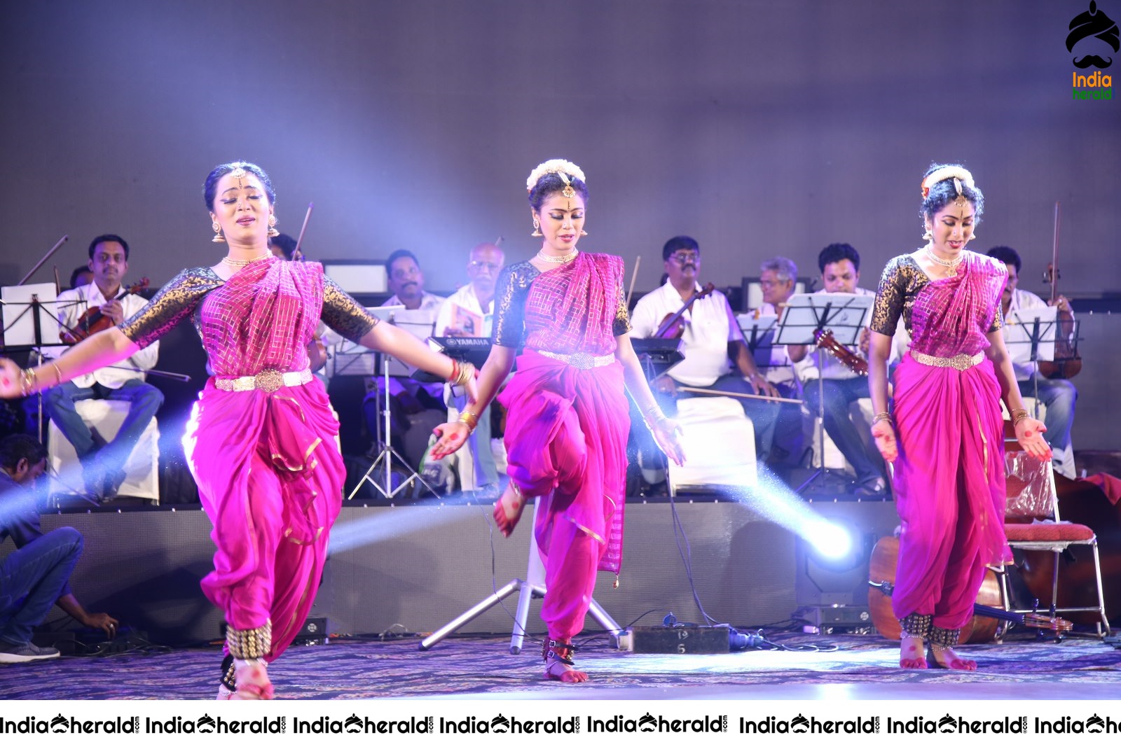 Hot Dance at Ala Vaikunthapurramuloo Musical Concert Set 1