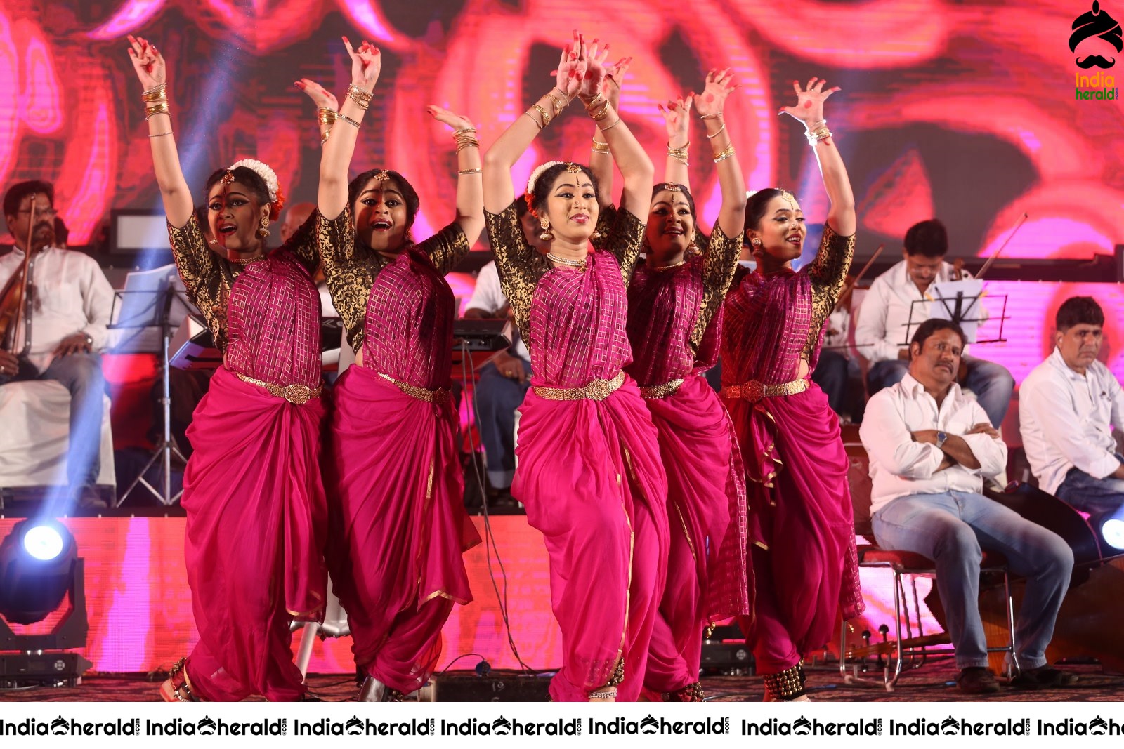 Hot Dance at Ala Vaikunthapurramuloo Musical Concert Set 2