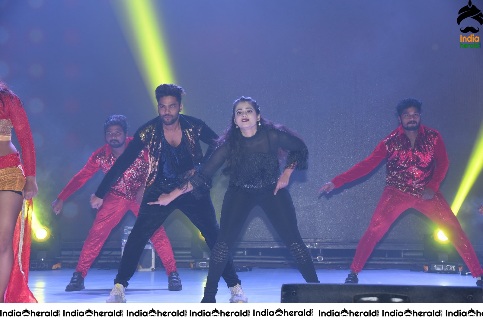 Hot Dance on the stage by Dancers at Dabangg 3 Event Set 2