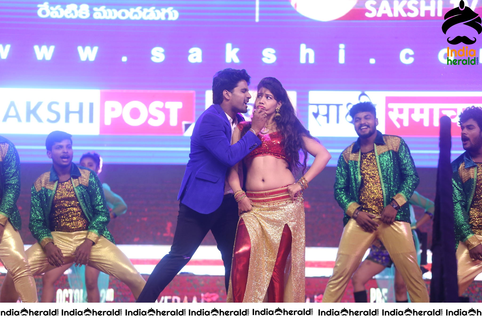 Hot Dance Performance At Sye Raa Pre Release Event Set 1