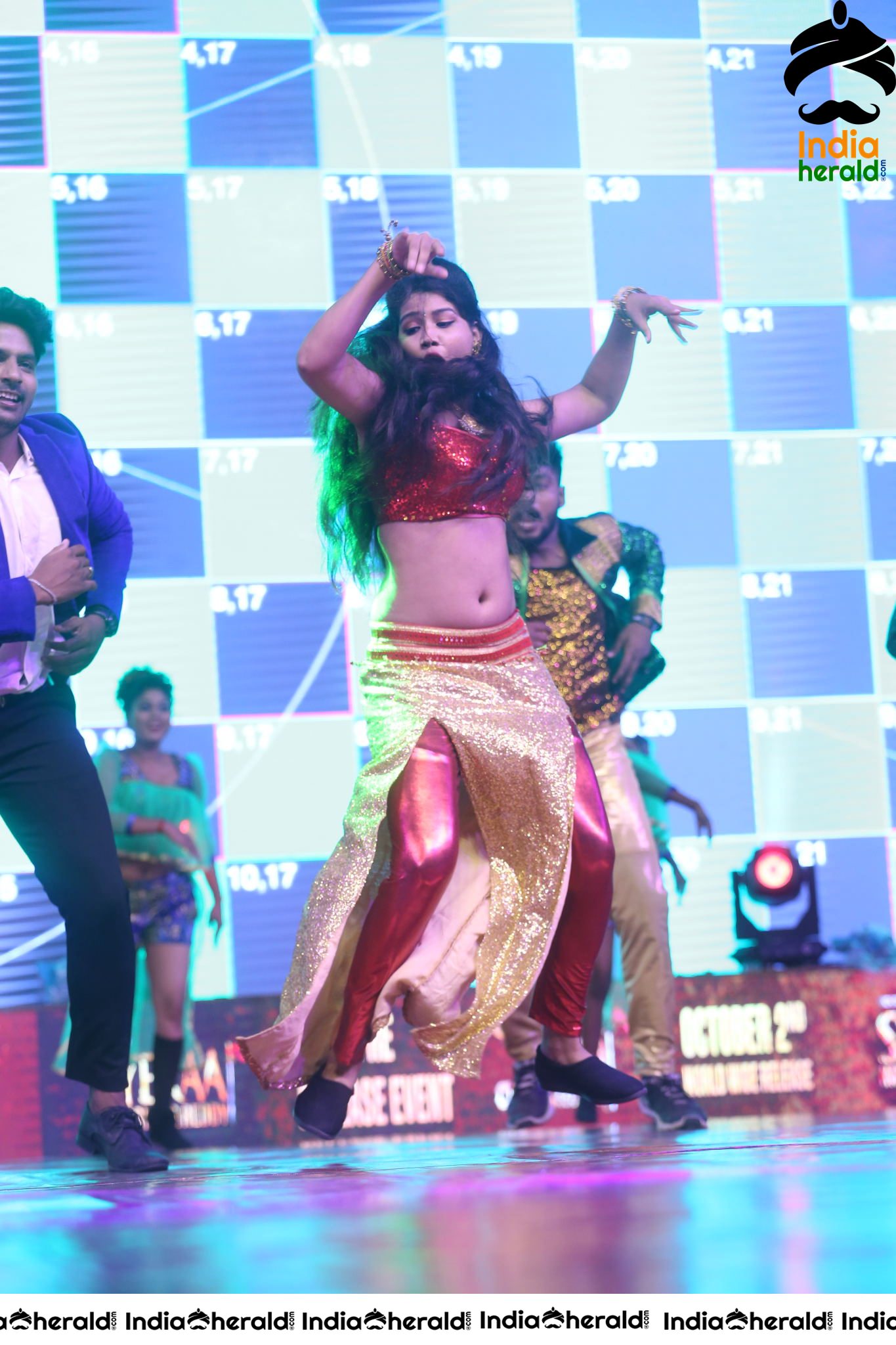 Hot Dance Performance At Sye Raa Pre Release Event Set 1