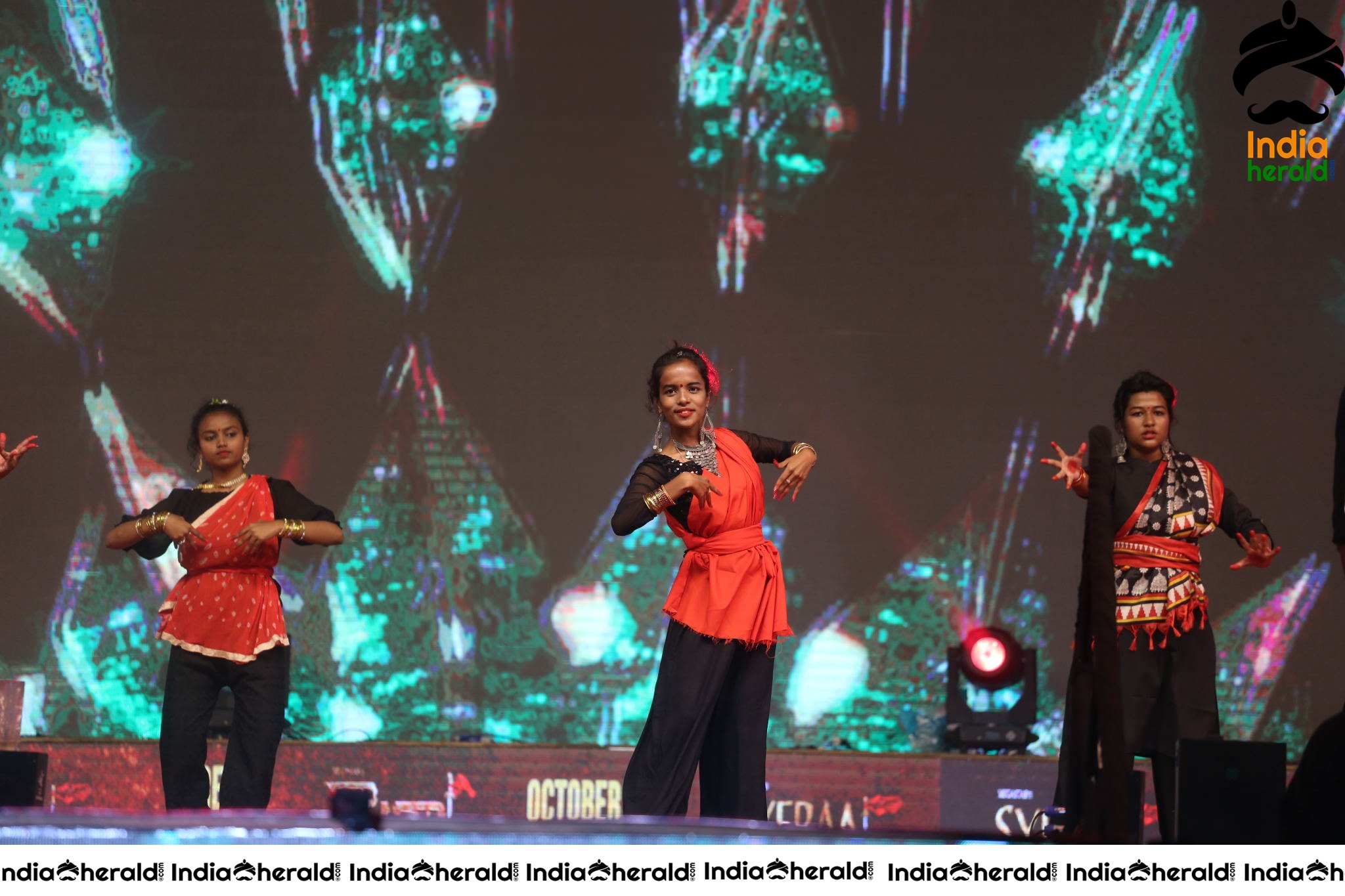 Hot Dance Performance At Sye Raa Pre Release Event Set 2