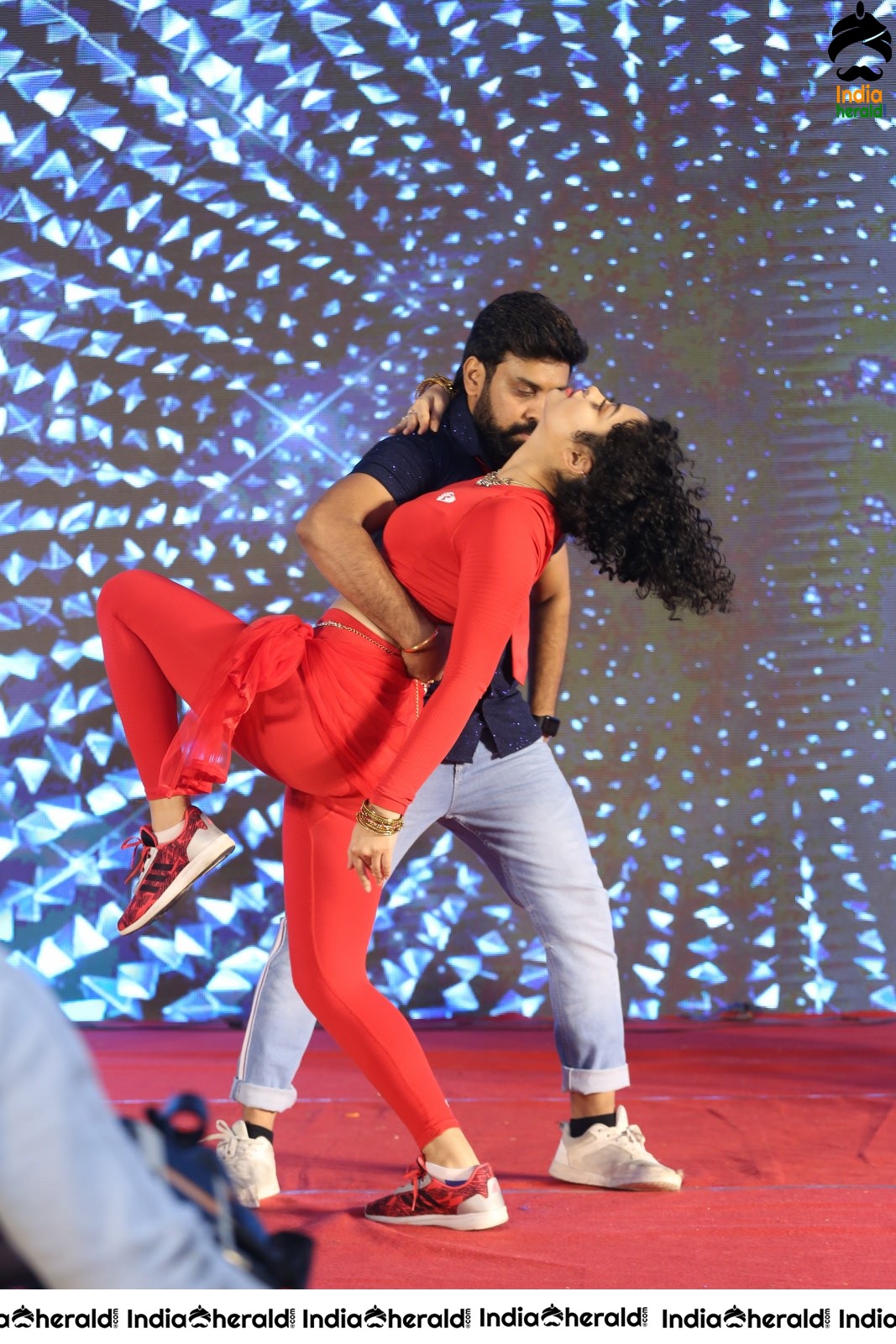 Hot Dance Performed On the Stage at Ullala Ullala Movie Event Set 1