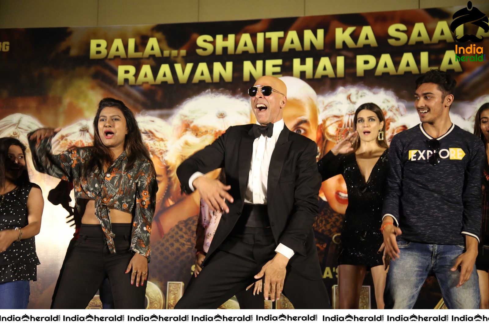 Housefull 4 Movie Pre Release Event Hot Photos Set 8