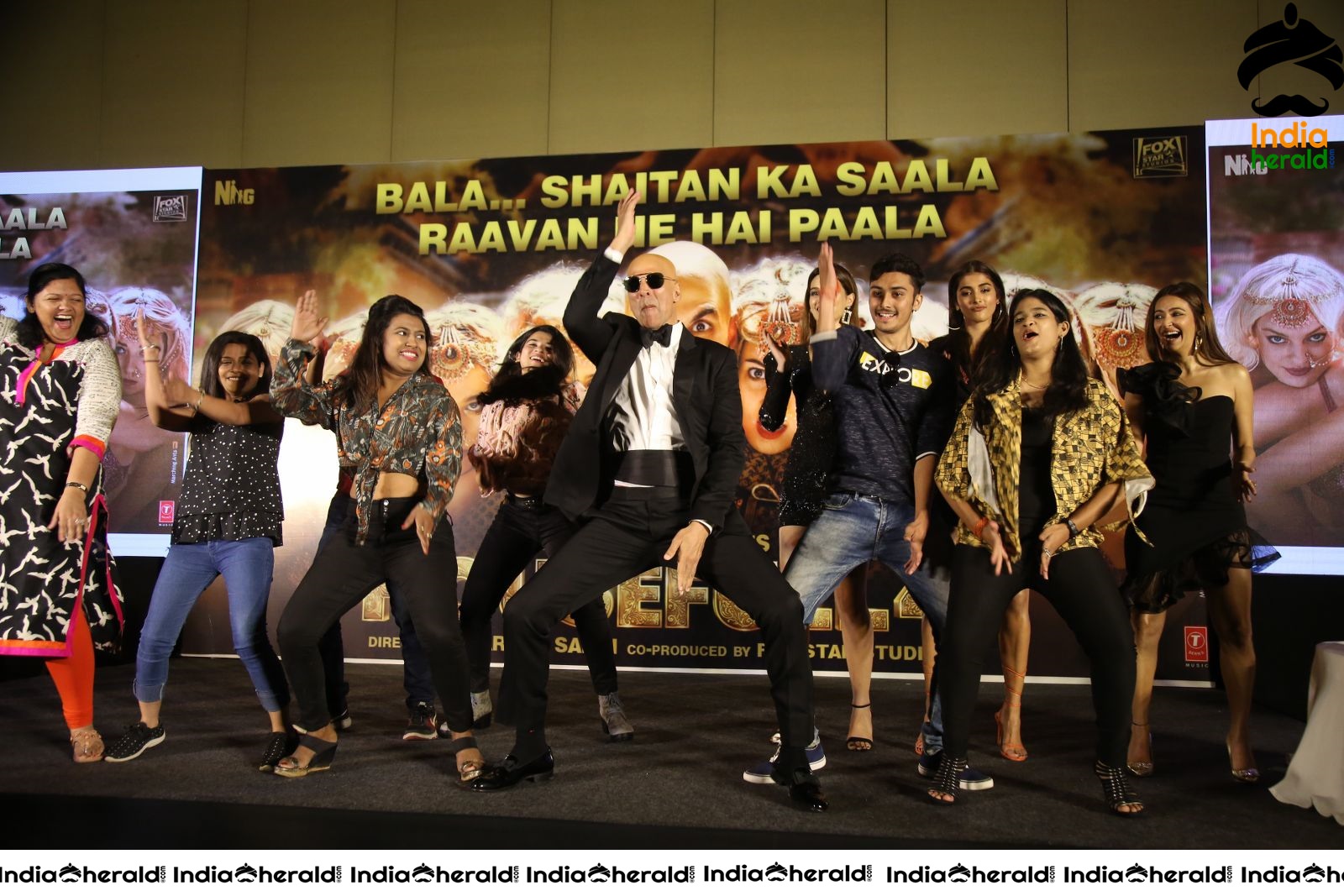 Housefull 4 Movie Pre Release Event Hot Photos Set 8