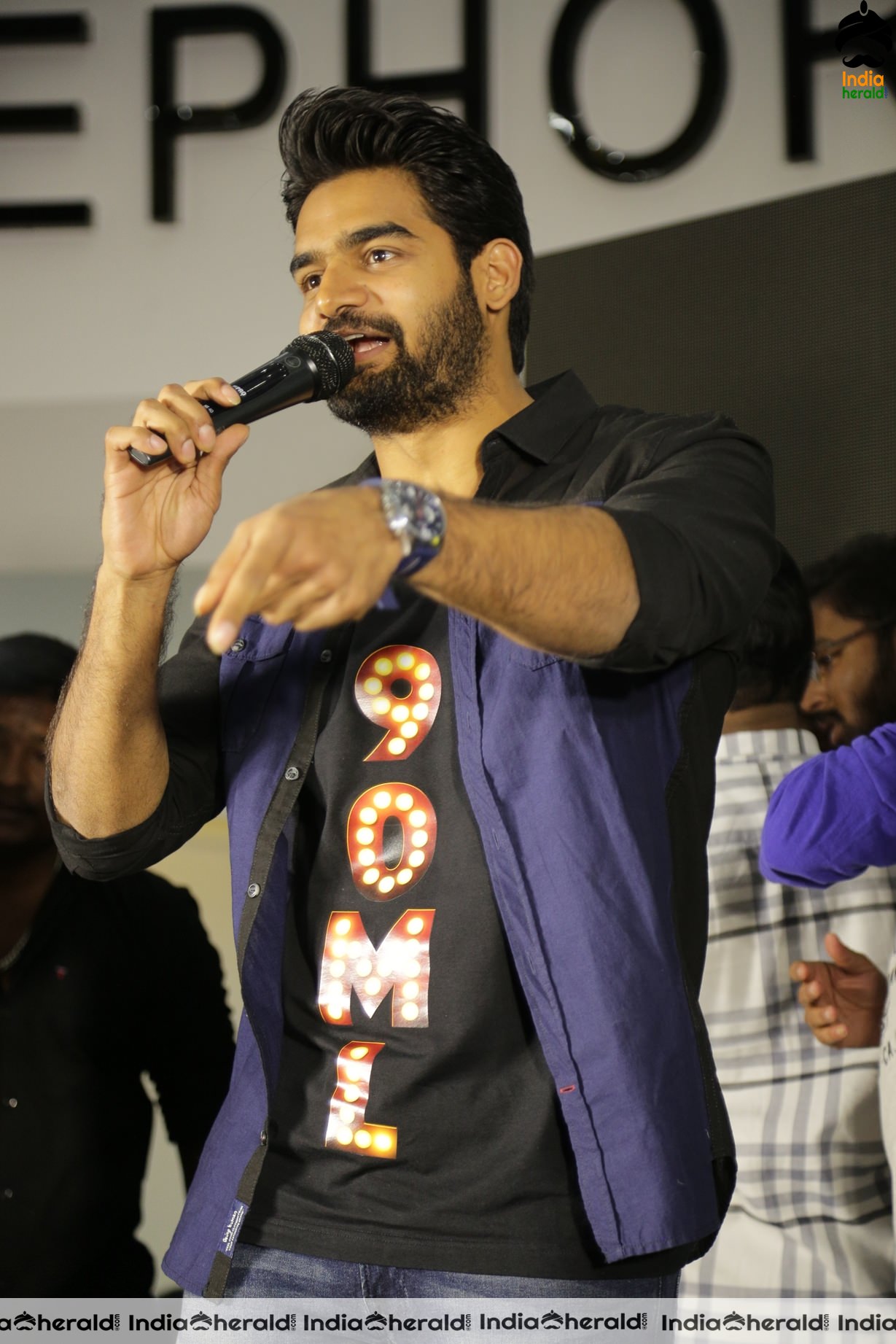 Huge Response for Kartikeya in 90ml Singilu Singilu Song Launch at Forum Sujana Mall Set 2