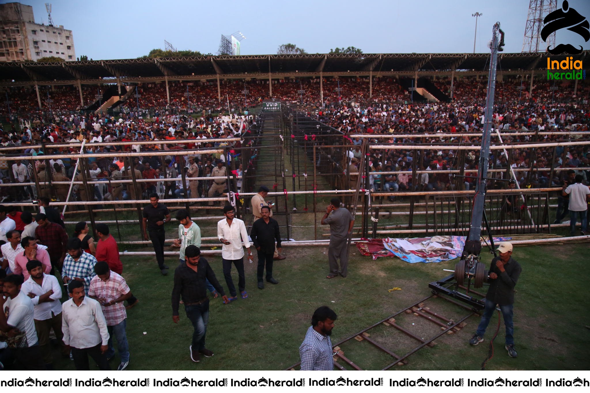 Humongous Crowd Gathered at Sye Raa Pre Release Event Set 1