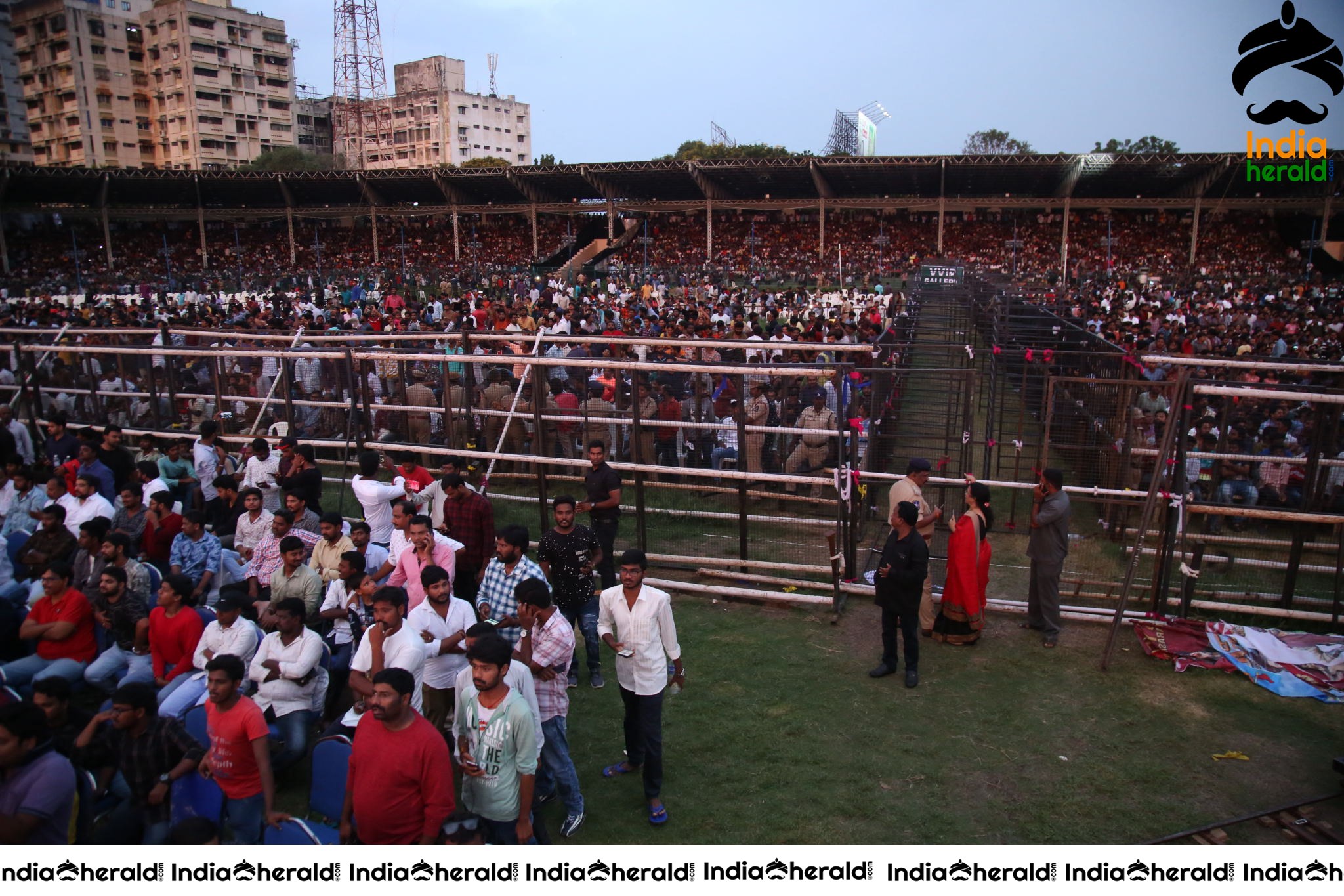 Humongous Crowd Gathered at Sye Raa Pre Release Event Set 1