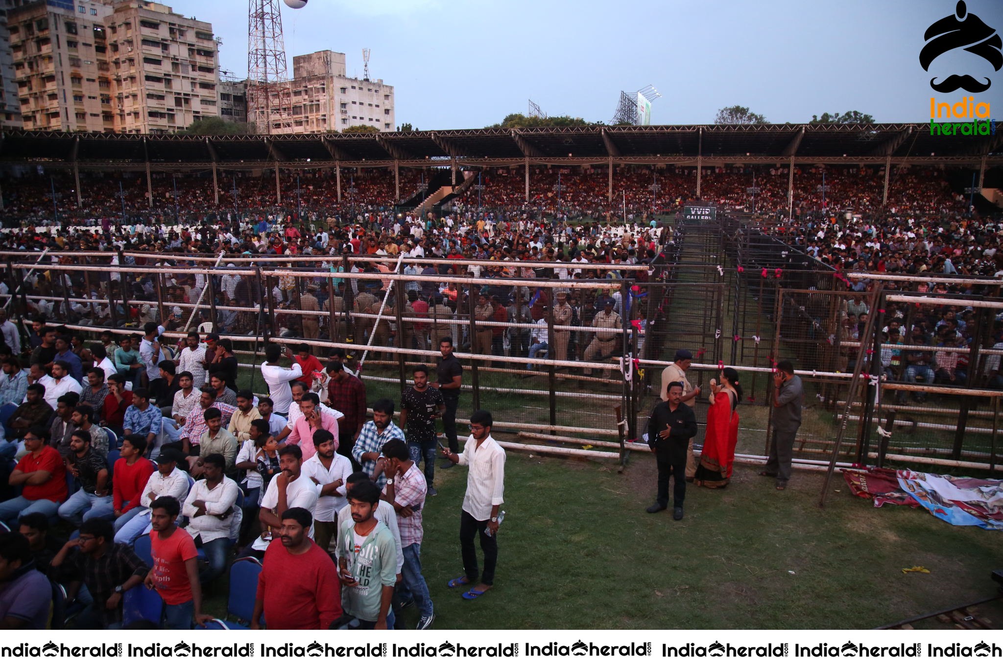 Humongous Crowd Gathered at Sye Raa Pre Release Event Set 1