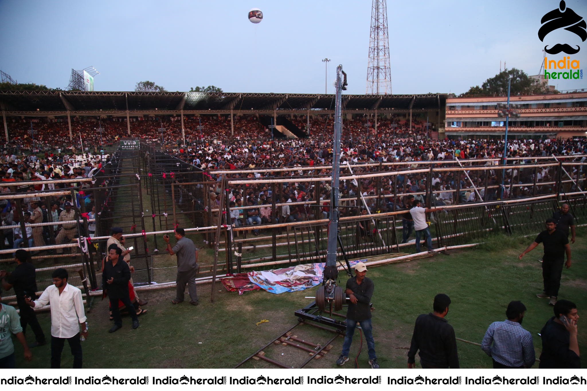 Humongous Crowd Gathered at Sye Raa Pre Release Event Set 1