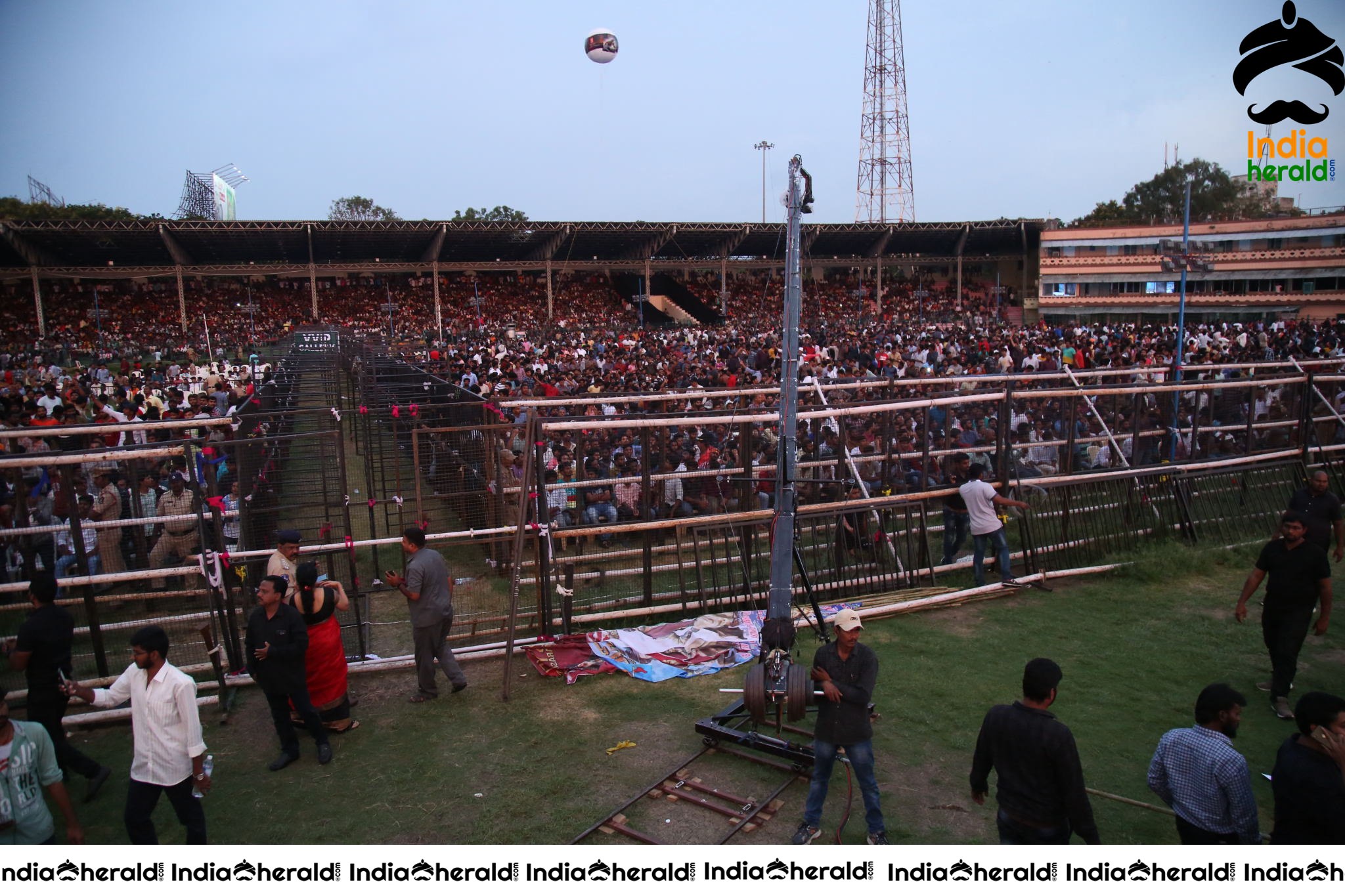 Humongous Crowd Gathered at Sye Raa Pre Release Event Set 1