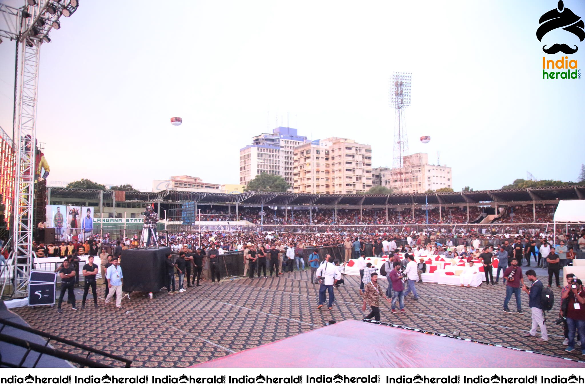 Humongous Crowd Gathered at Sye Raa Pre Release Event Set 2